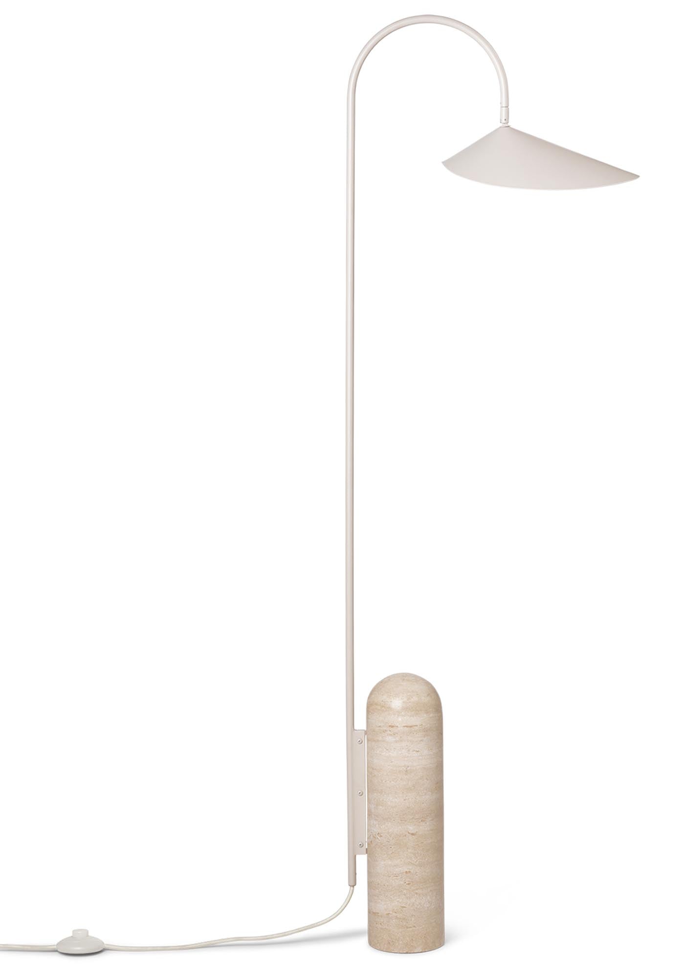 Arum Stehlampe: Zeitloses Design mit stilvollem Marmorsockel.