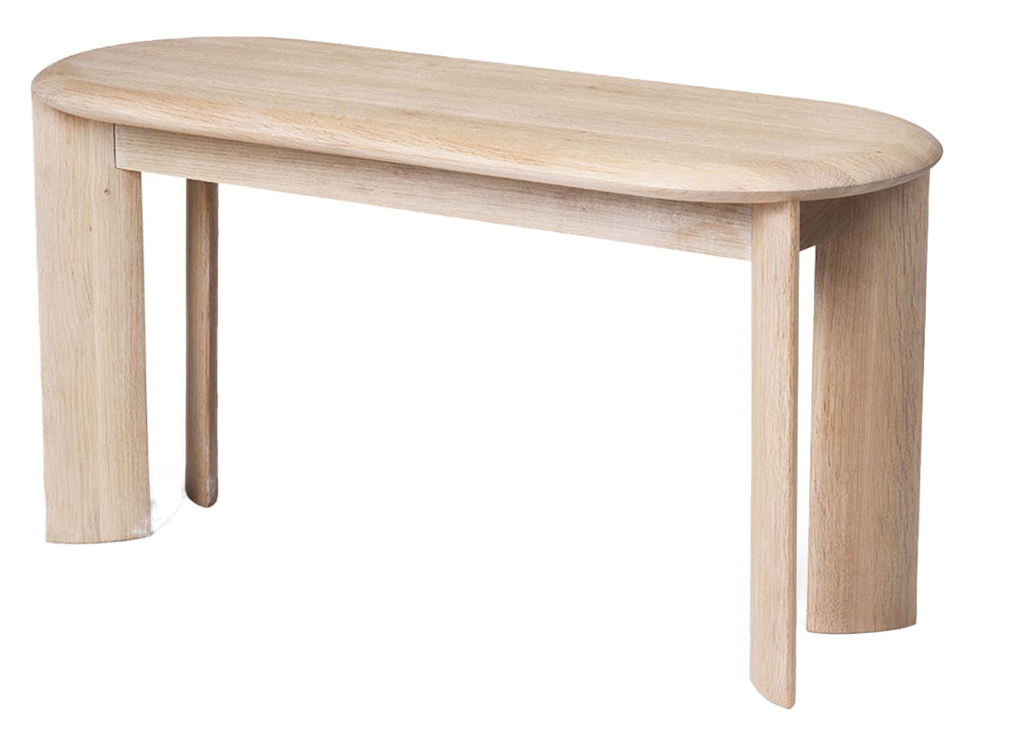 Entdecken Sie die Bevel Bank von Ferm Living: Elegantes Massivholzdesign, ideal für Esszimmer, Flur oder Wohnzimmer. Funktionalität trifft Ästhetik.