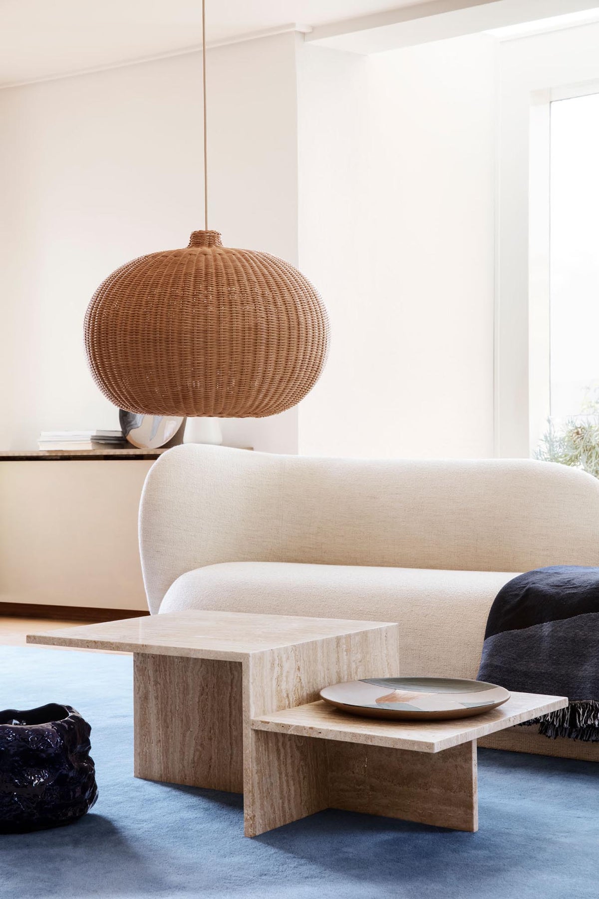 Braided Lampenschirm Belly in Braun präsentiert im Onlineshop von KAQTU Design AG. Pendelleuchte ist von Ferm Living