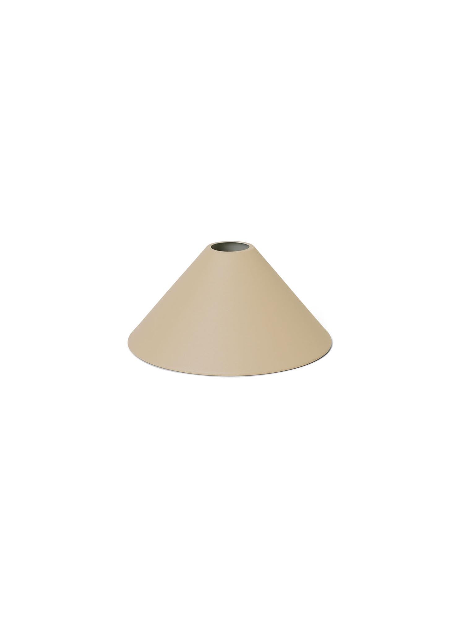 Stilvoller Collect Cone Shade von Ferm Living: Hochwertiger Lampenschirm für harmonische Lichtverteilung und modernes Design in jedem Raum.