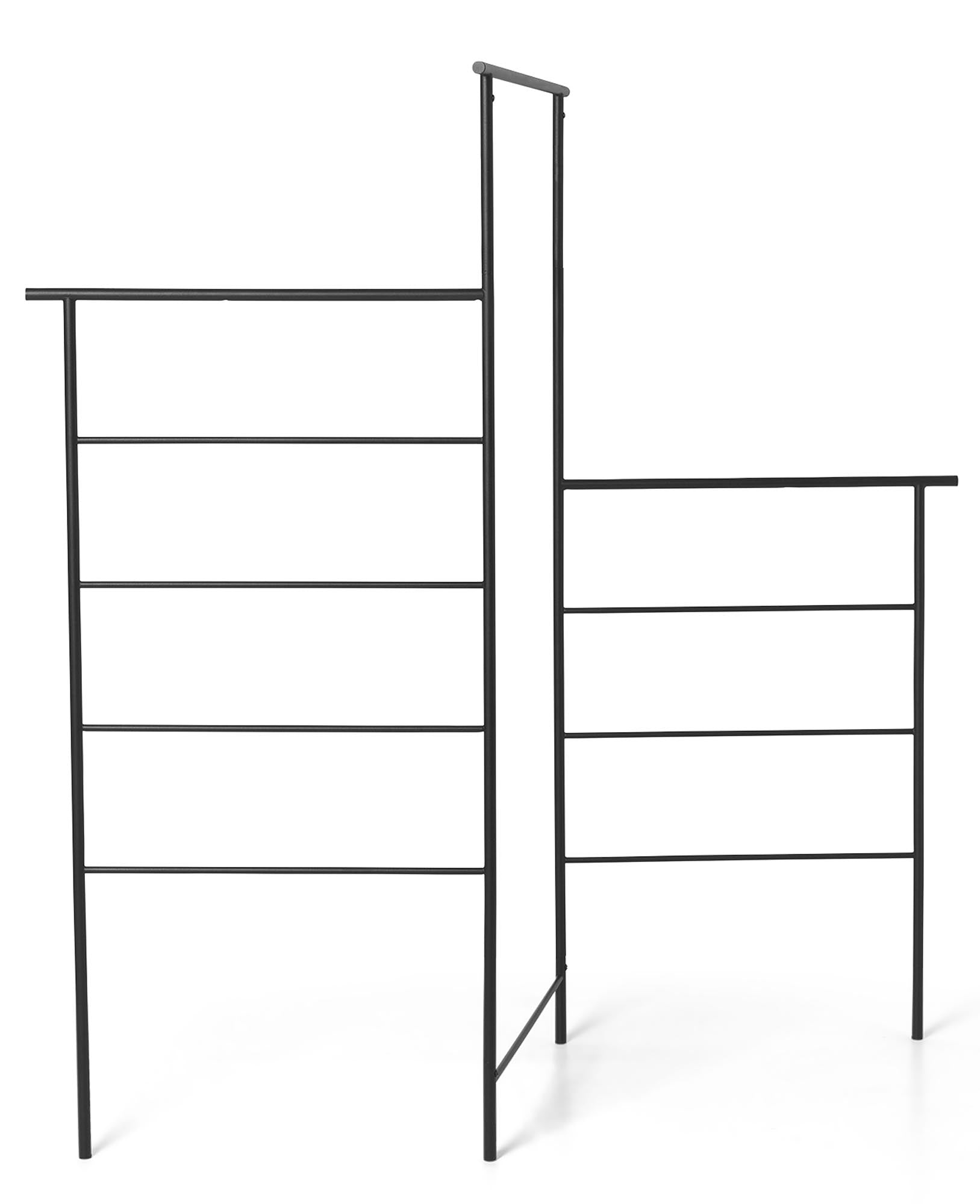 Eleganter Dora Kleiderständer von Ferm Living für modernes Wohnen.