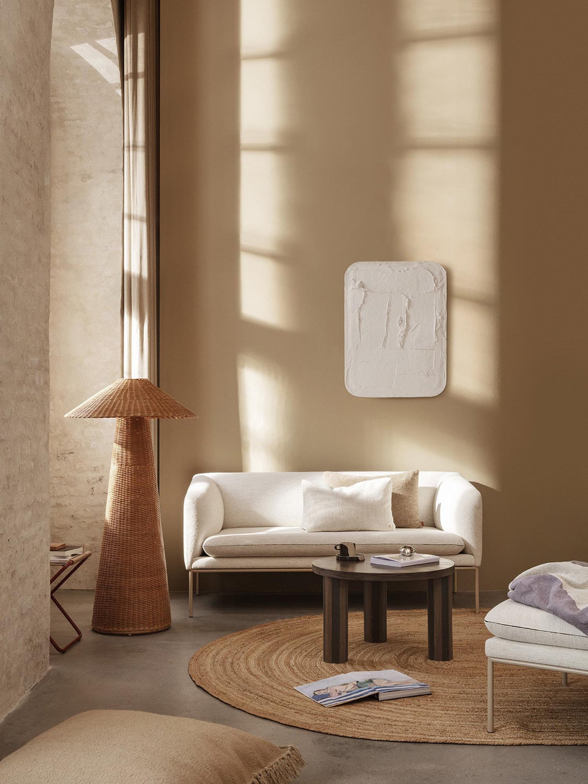 Eternal Teppich rund in Hellbraun präsentiert im Onlineshop von KAQTU Design AG. Teppich ist von Ferm Living
