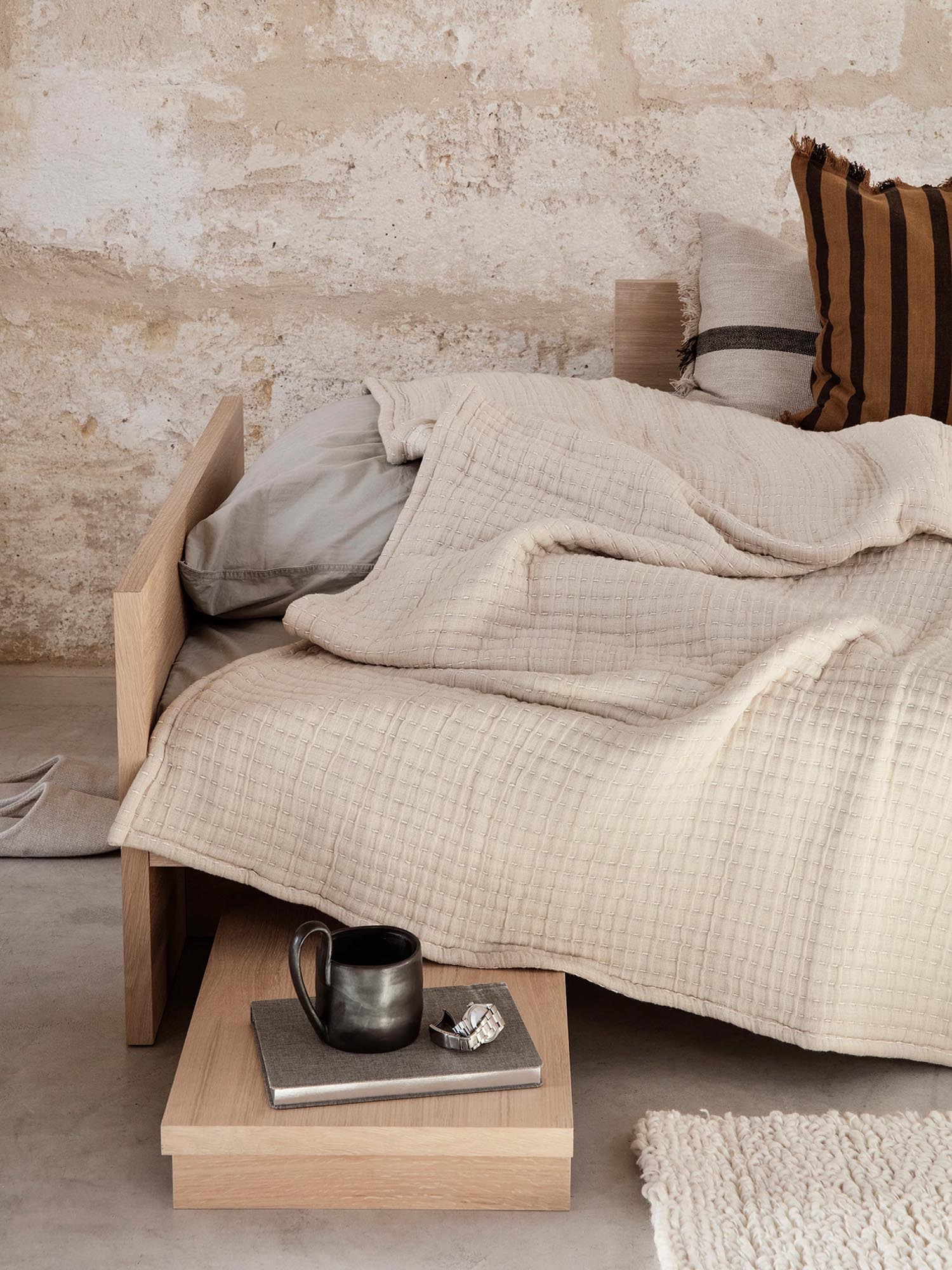 Kona Beistelltisch in Hellbraun präsentiert im Onlineshop von KAQTU Design AG. Beistelltisch ist von Ferm Living