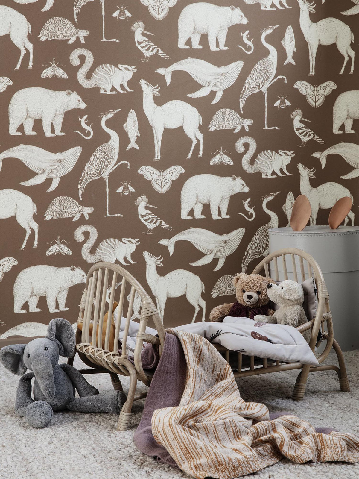 Kuku Puppenbett in Braun präsentiert im Onlineshop von KAQTU Design AG. Puppe Kids ist von Ferm Living