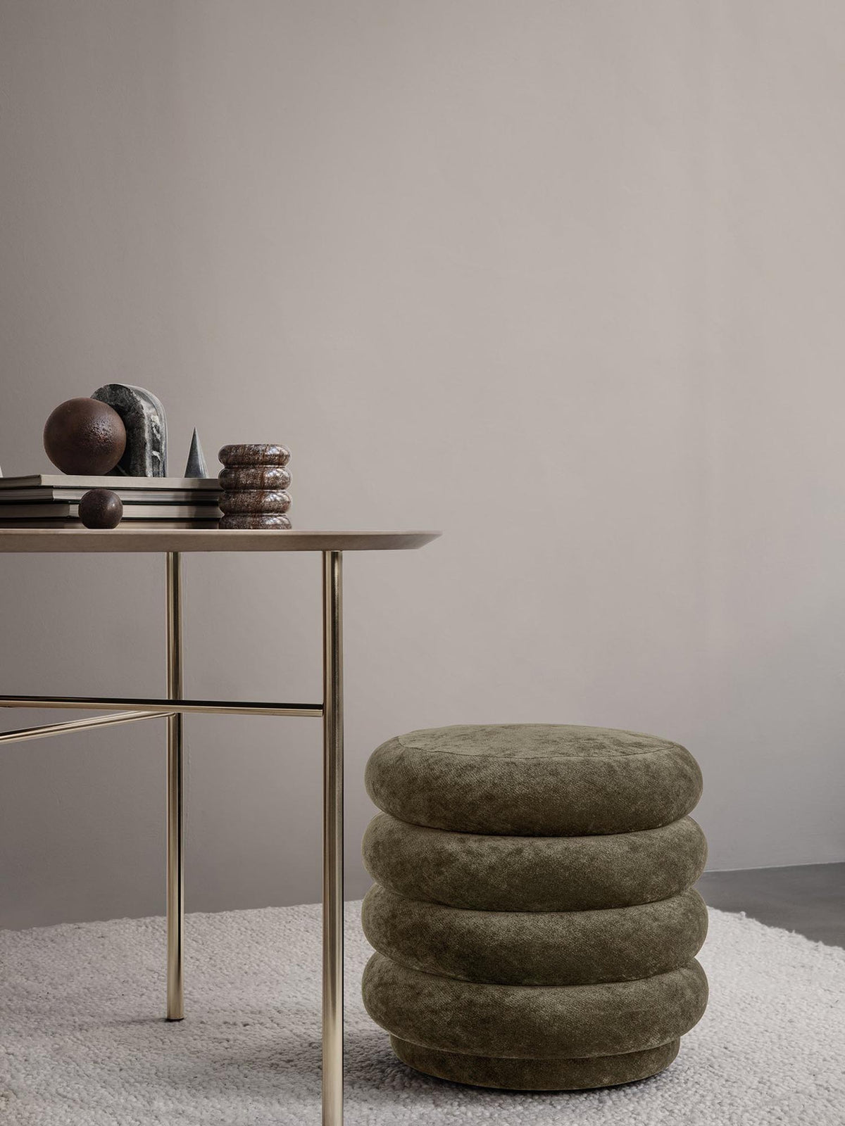 Pouf rund in Forest präsentiert im Onlineshop von KAQTU Design AG. Pouf ist von Ferm Living