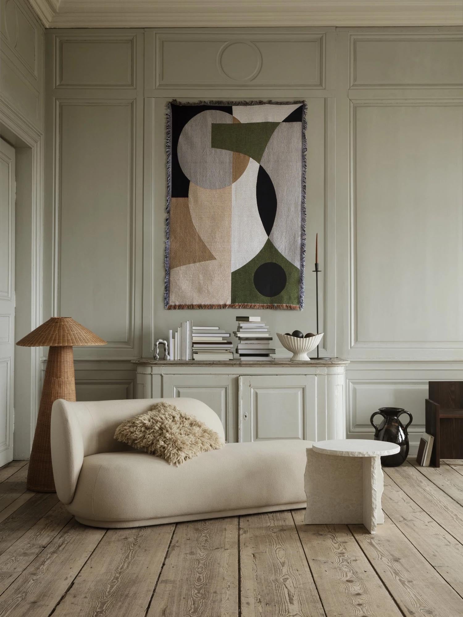 Natürliche Rattan-Stehleuchte Dou für gemütliches Ambiente.