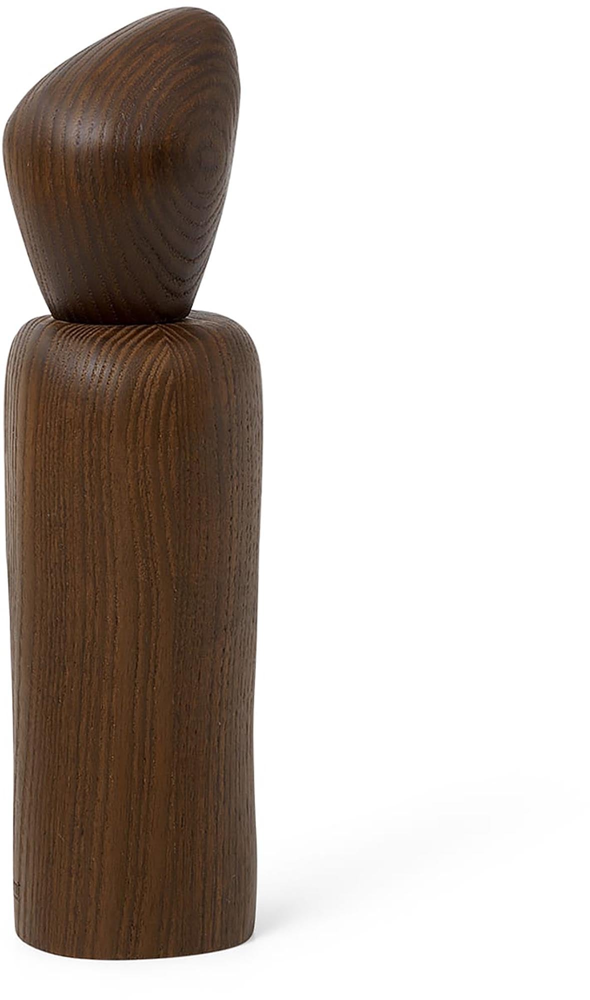 Entdecke die Cairn-Gewürzmühle von Ferm Living: stilvolles Würzen mit skulpturalem Design aus FSC®-zertifizierter Esche. Perfekt für deine Küche!