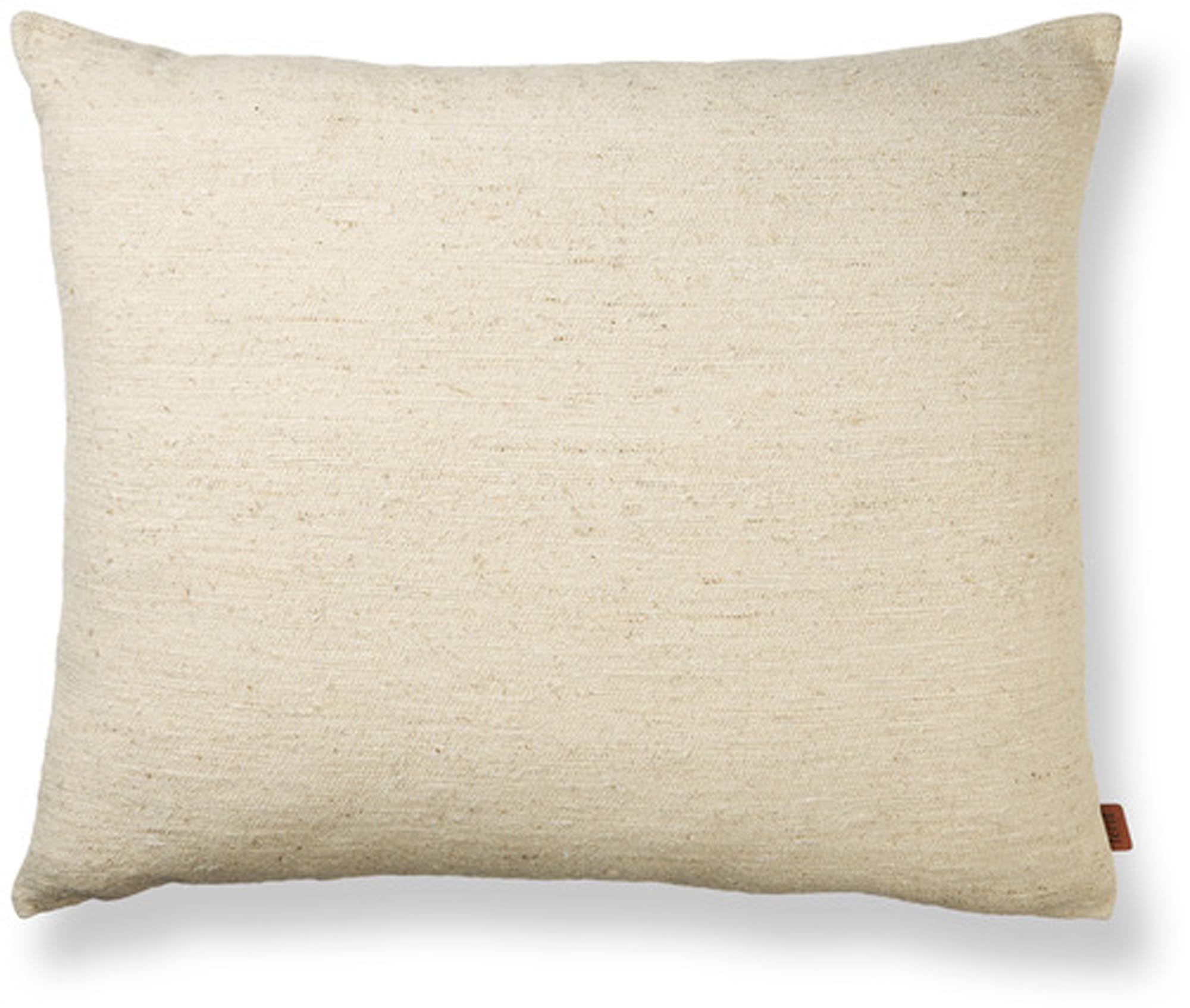 Entdecken Sie die Poem Leuchte von Ferm Living – eine stilvolle Tischlampe, die modernes Design und sanftes Licht vereint. Ideal für jedes Zuhause.