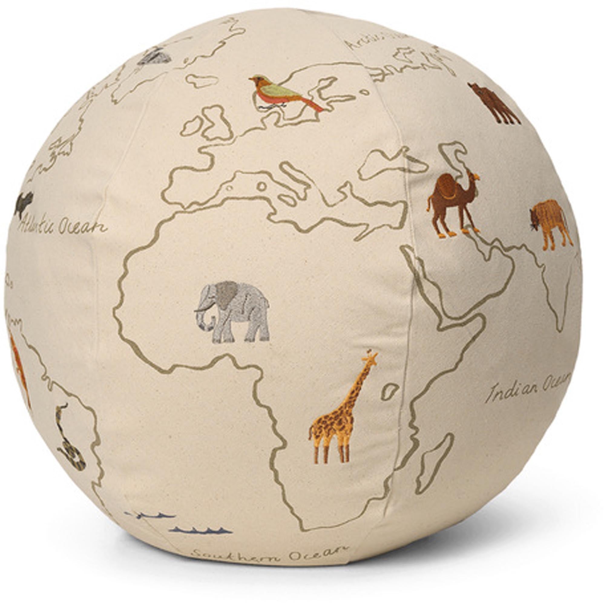 The World Pouf von Ferm Living: Entdecke Tiere und Kontinente auf einem bequemen, spielerischen Hocker für das Kinderzimmer.