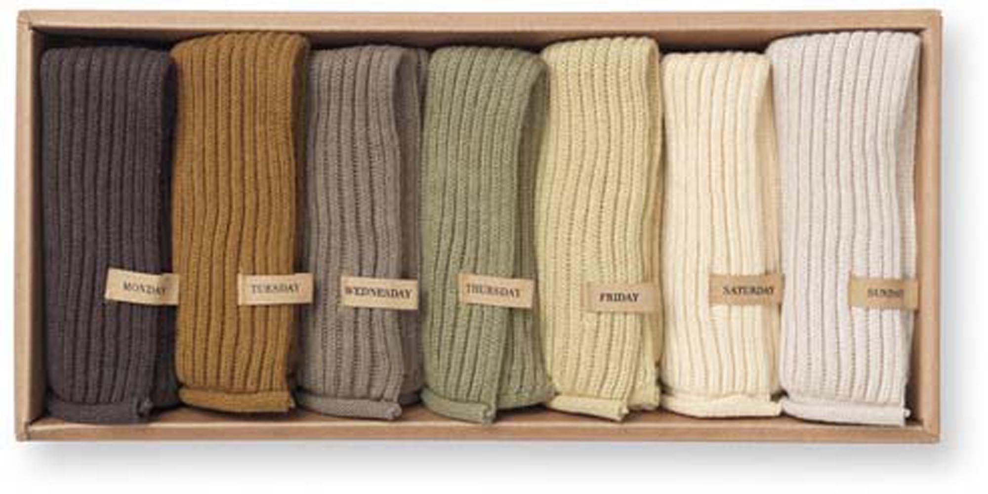 Entdecke das stilvolle Day Tuch 7er Set von Ferm Living. Aus GOTS-zertifizierter Bio-Baumwolle, ideal für nachhaltige Küchenorganisation.