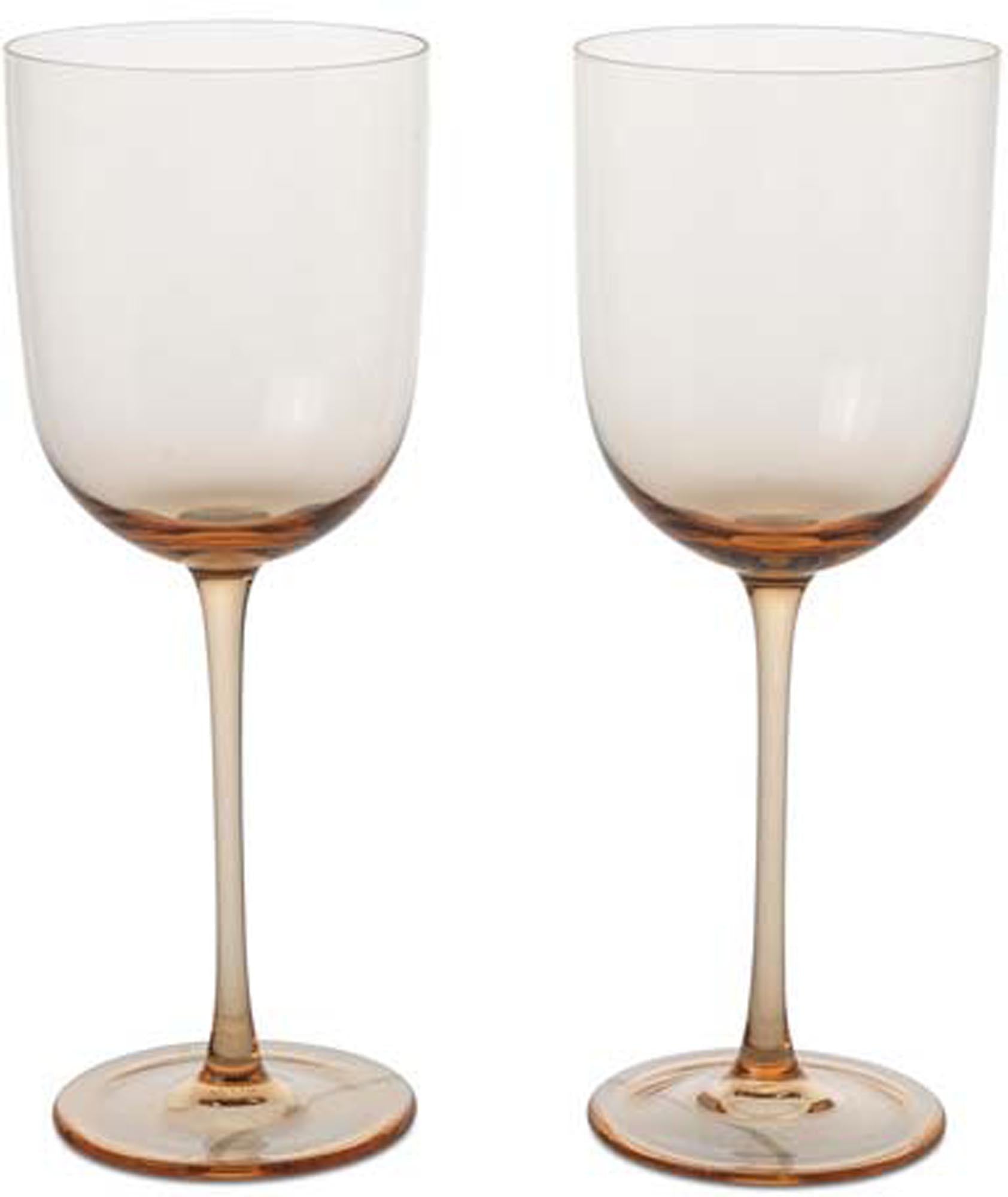 Elegante, mundgeblasene Host Rotweingläser von Ferm Living: Perfekt für stilvolle Weinmomente.