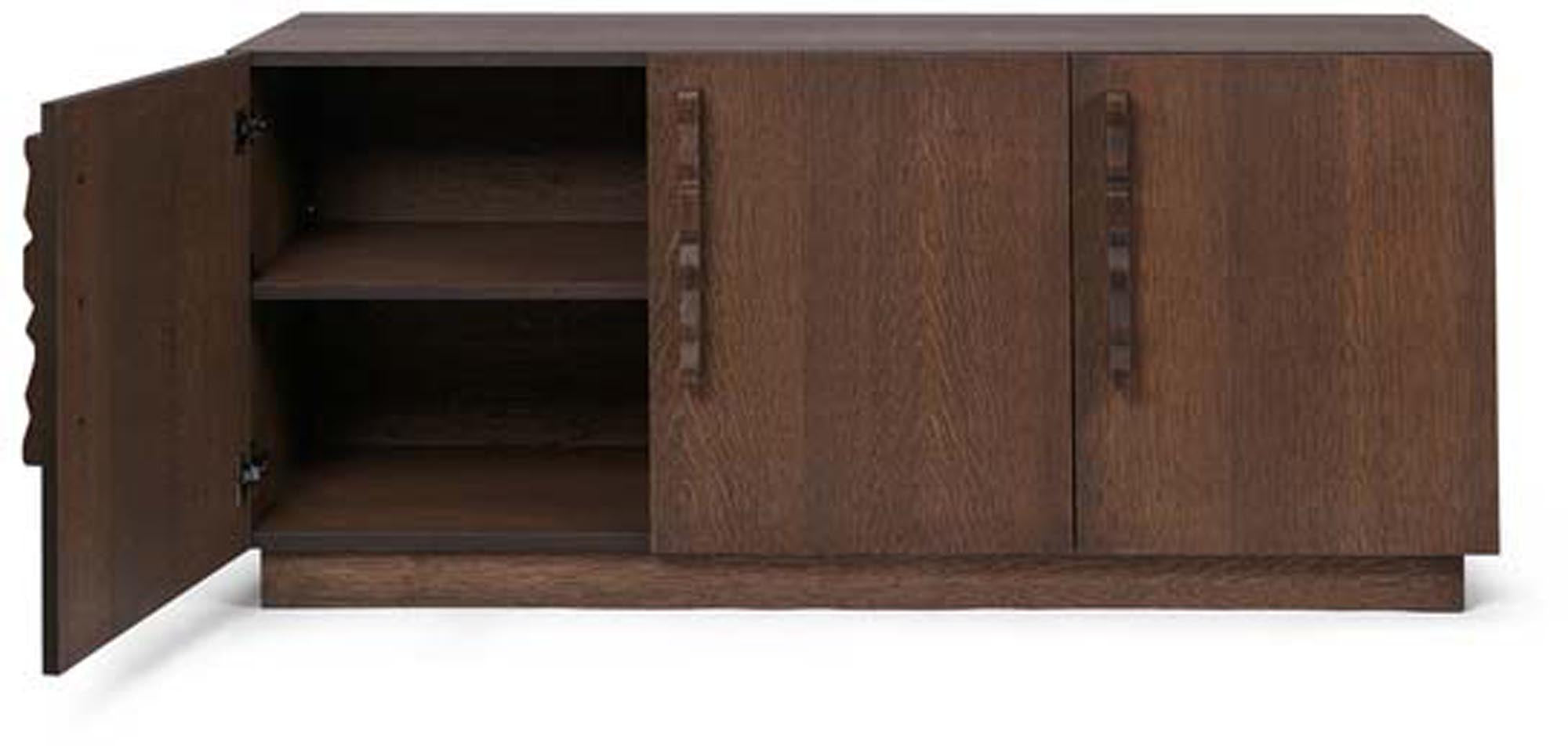 Das Unda Sideboard von Ferm Living: Dunkel gebeizte Eiche, stilvolles Design, modulare Aufbewahrung, ideal für jeden Raum.