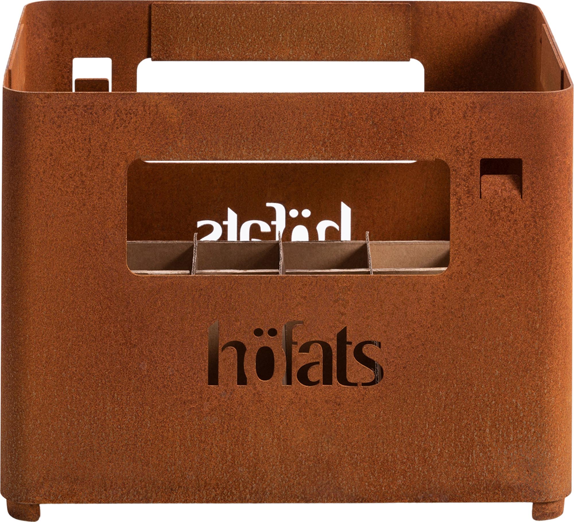 Entdecke die BEER BOX Feuerkorb von Höfats: vielseitig, mobil und nachhaltig. Perfekt für unvergessliche Abende am Feuer!