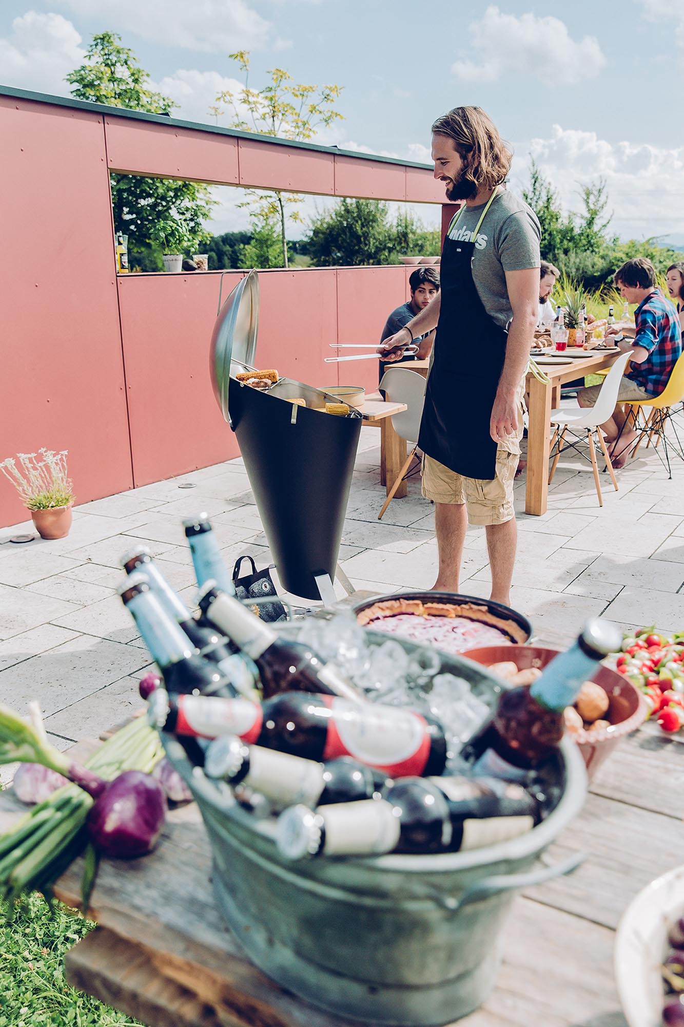 CONE Kohlegrill: Innovatives Design für ultimatives Grillvergnügen.