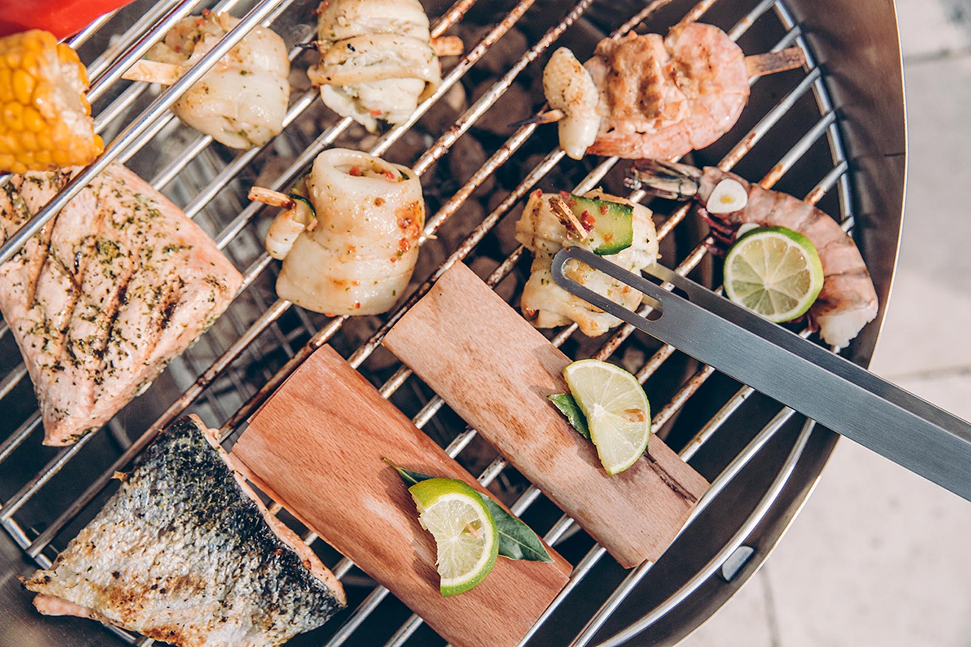 Erlebe mit dem CONE Kohlegrill von Höfats ein einzigartiges Grillerlebnis – stilvoll, funktional und perfekt für jede Grillparty.