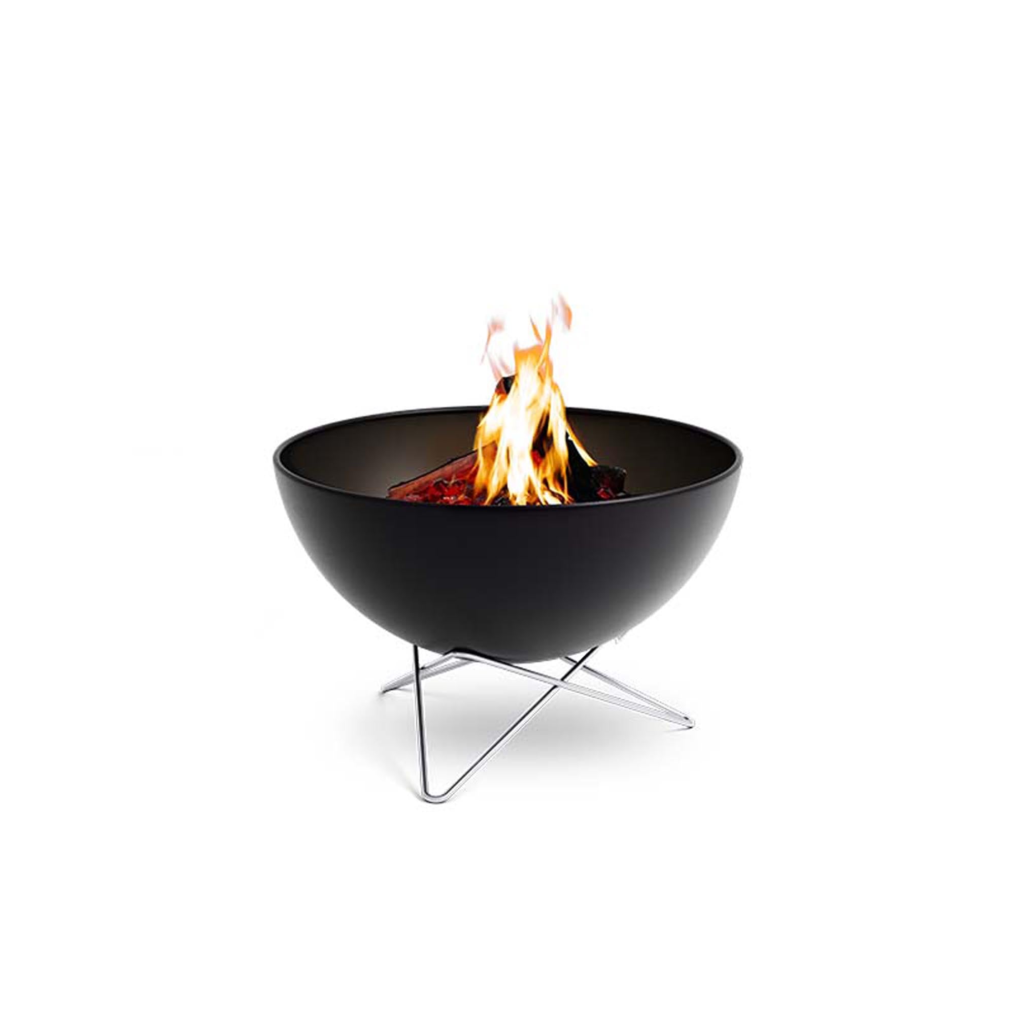 BOWL 57 Feuerset flex von Höfats: Ideal für stimmungsvolle Abende im Freien, vereint Funktionalität und modernes Design.