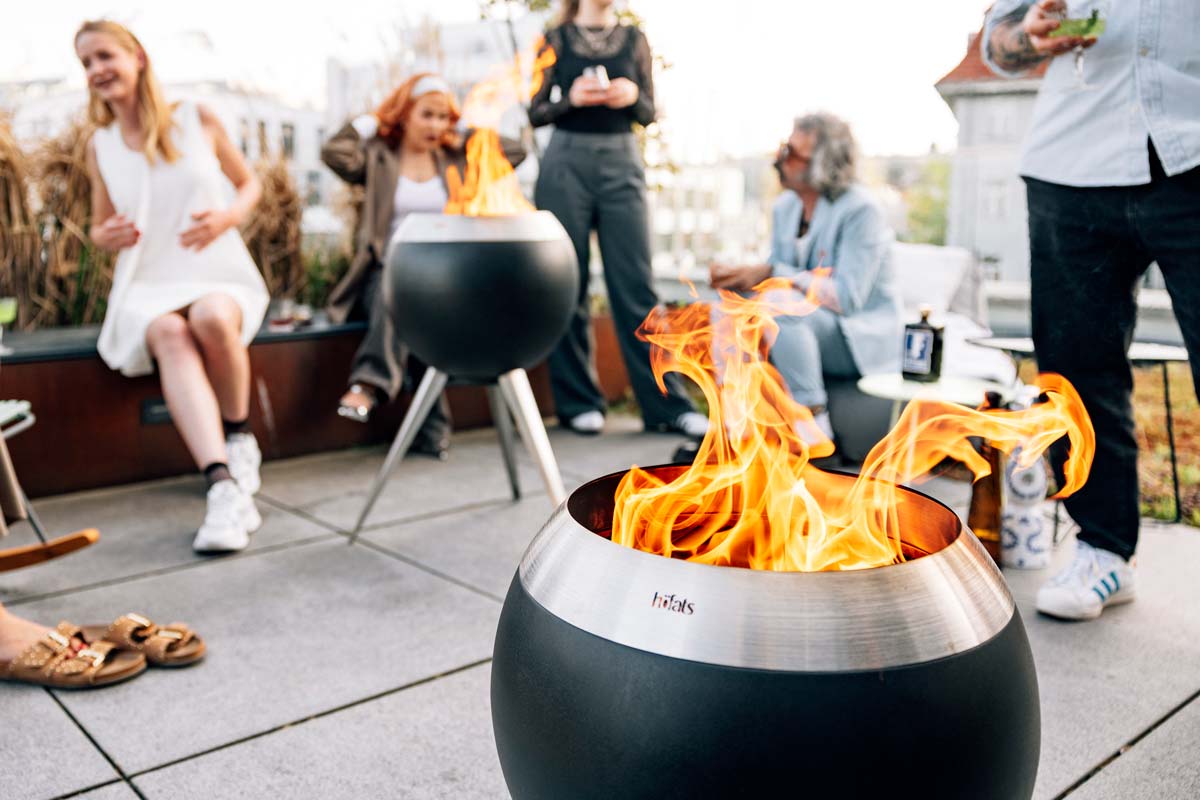 Moon 45: Moderne Feuerstelle für stimmungsvolle Outdoor-Momente.