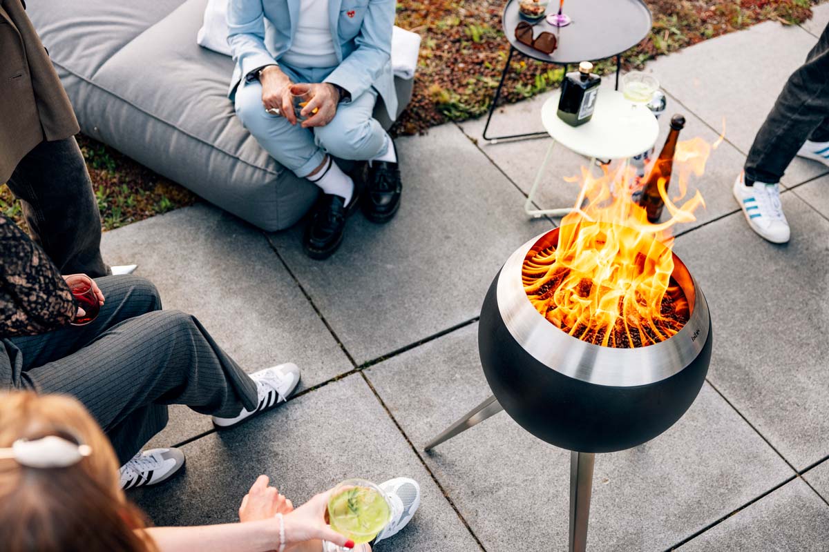 Moon 45: Elegante Feuerstelle für gemütliche Abende im Freien.