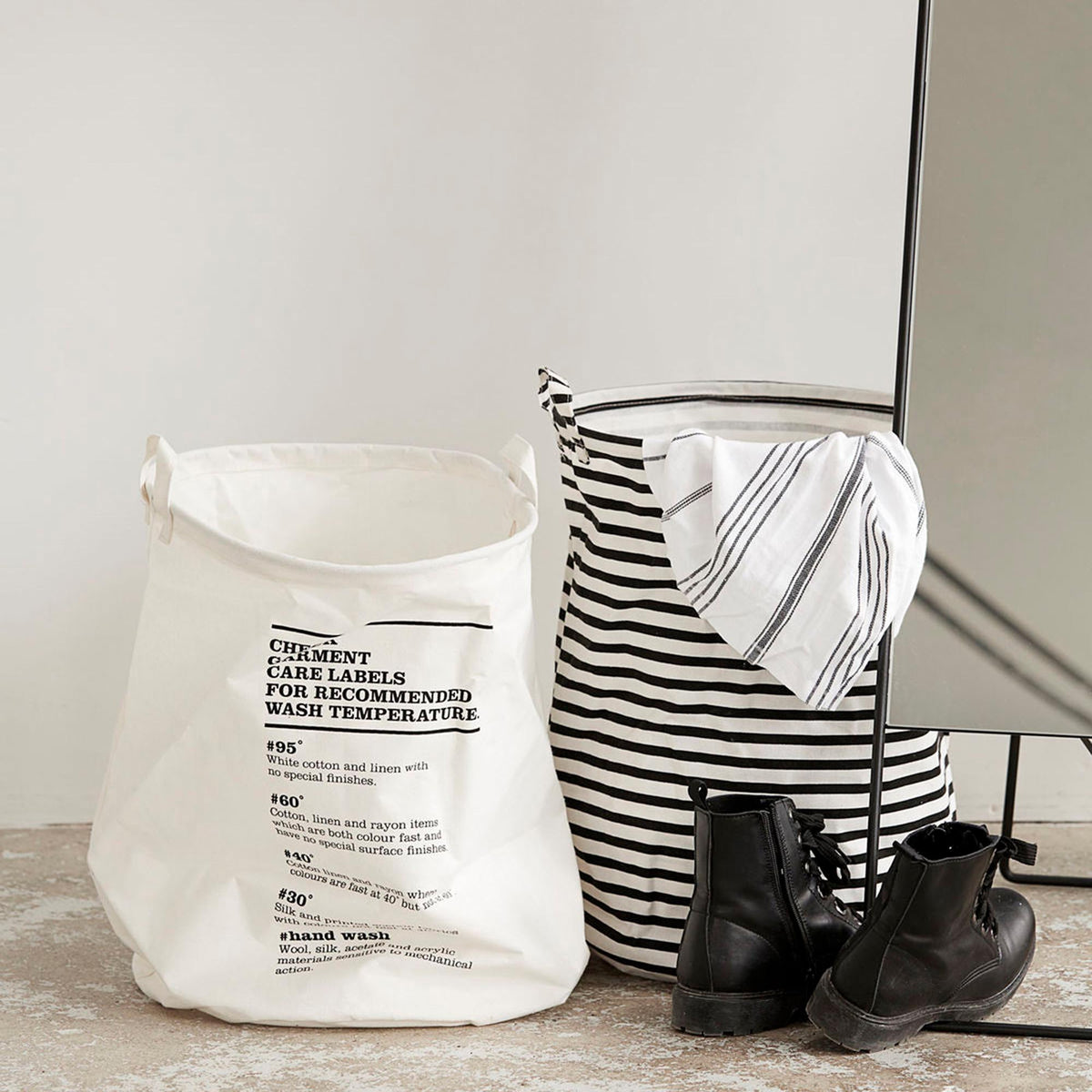 Wäschesack, Wash Instructions in Weiss präsentiert im Onlineshop von KAQTU Design AG. Wäschekorb ist von House Doctor