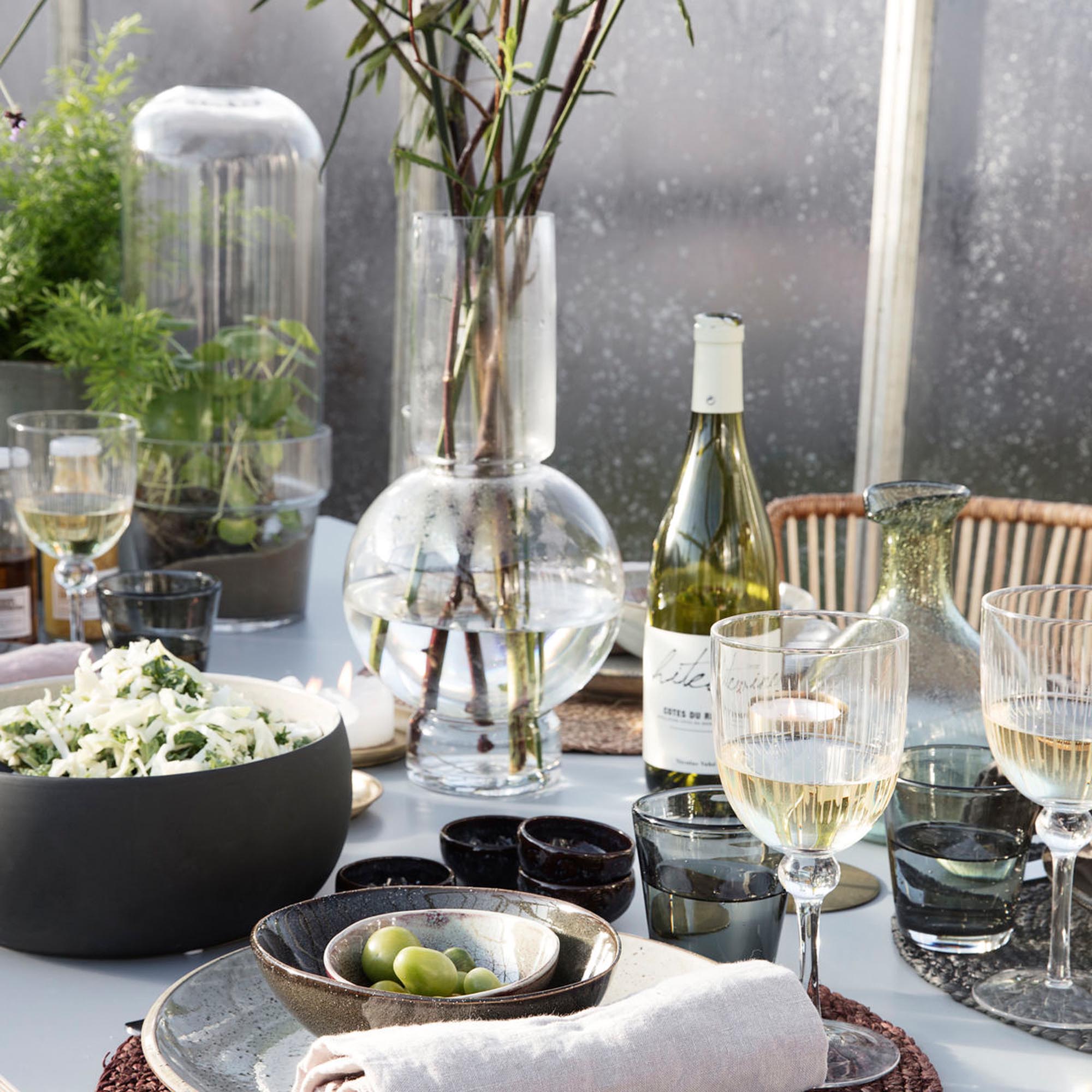 Die Schüssel Lake von House Doctor überzeugt mit stilvollem Design und ist ideal für den täglichen Gebrauch.