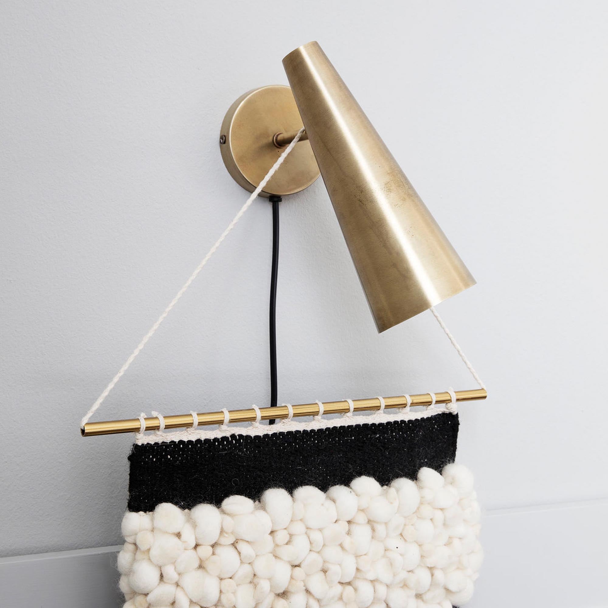 Moderne Wandleuchte Precise von House Doctor für stilvolle Beleuchtung.