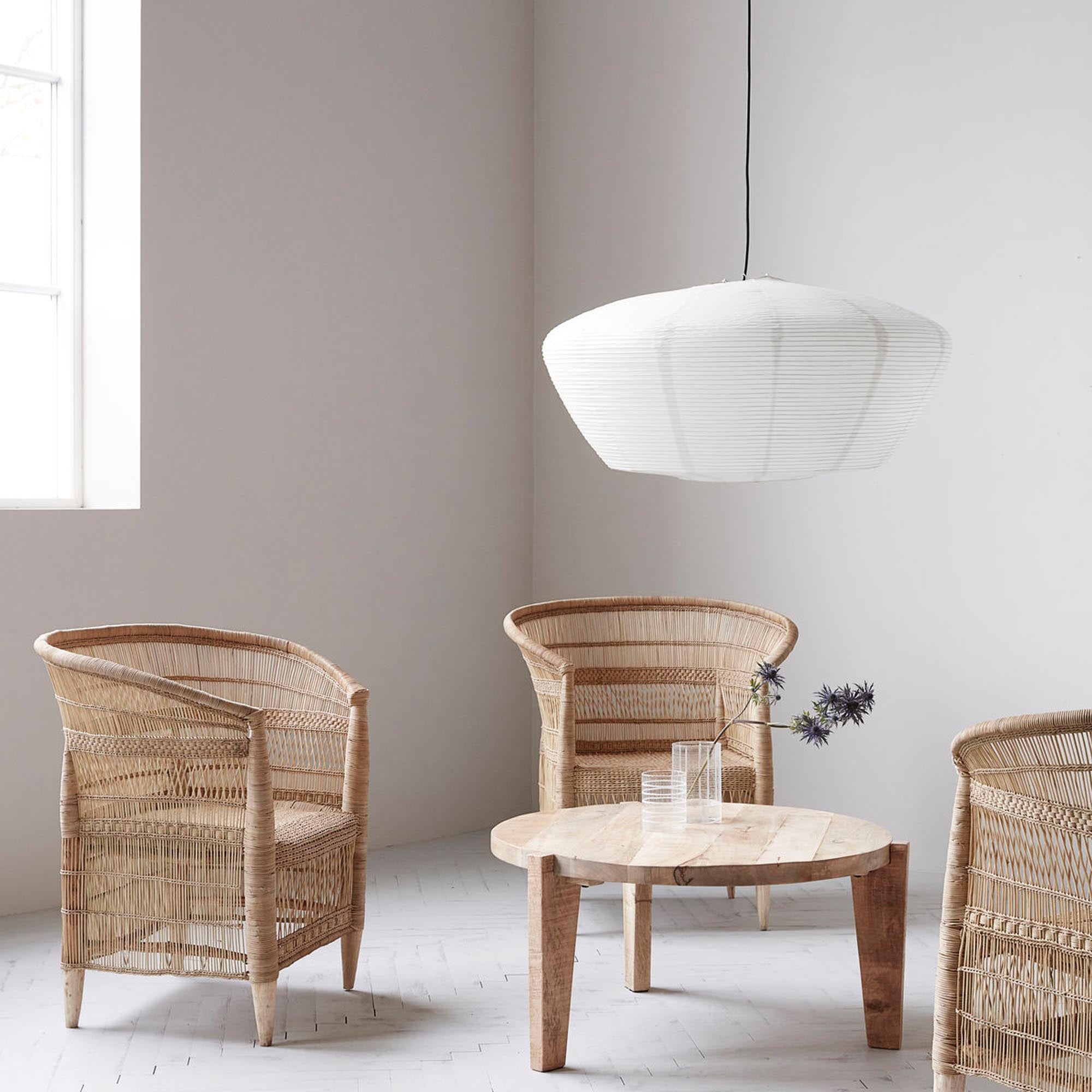 Entdecken Sie den Lampenschirm Bidar von House Doctor – ein elegantes, handgefertigtes Design, das jedem Raum eine warme Atmosphäre verleiht.