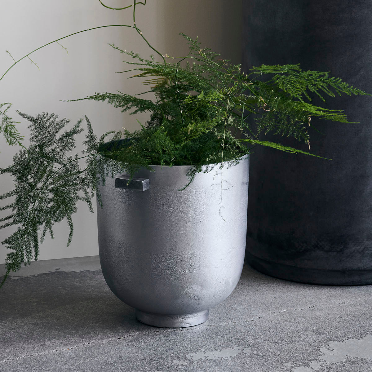 Blumenkasten, Foem in Silber präsentiert im Onlineshop von KAQTU Design AG. Blumentopf ist von House Doctor