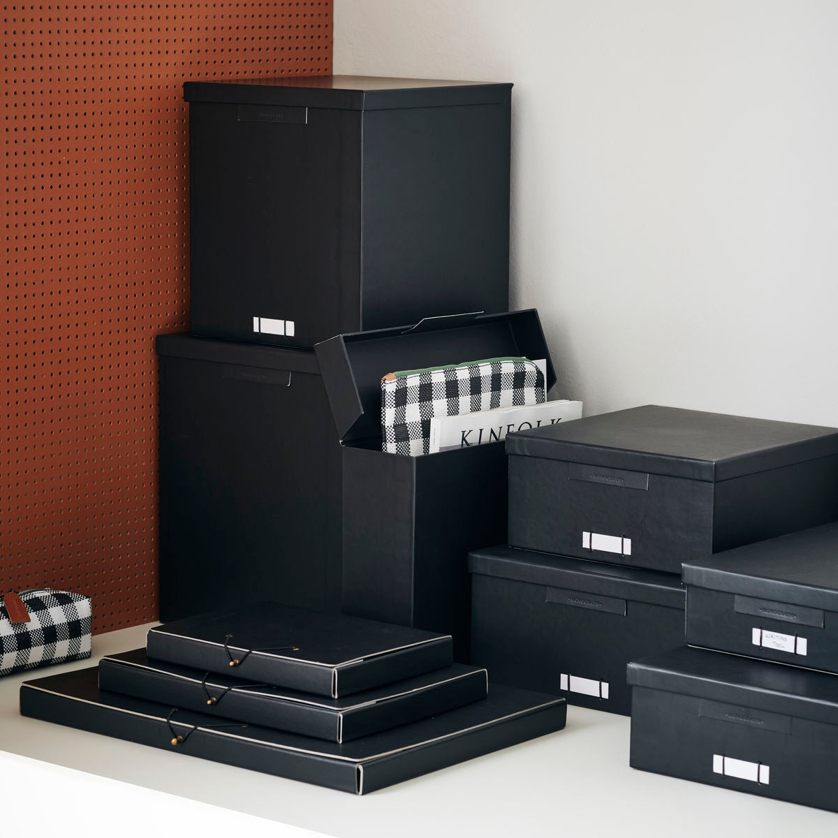 Stilvolle Aufbewahrungsschachteln mit Deckel von House Doctor.