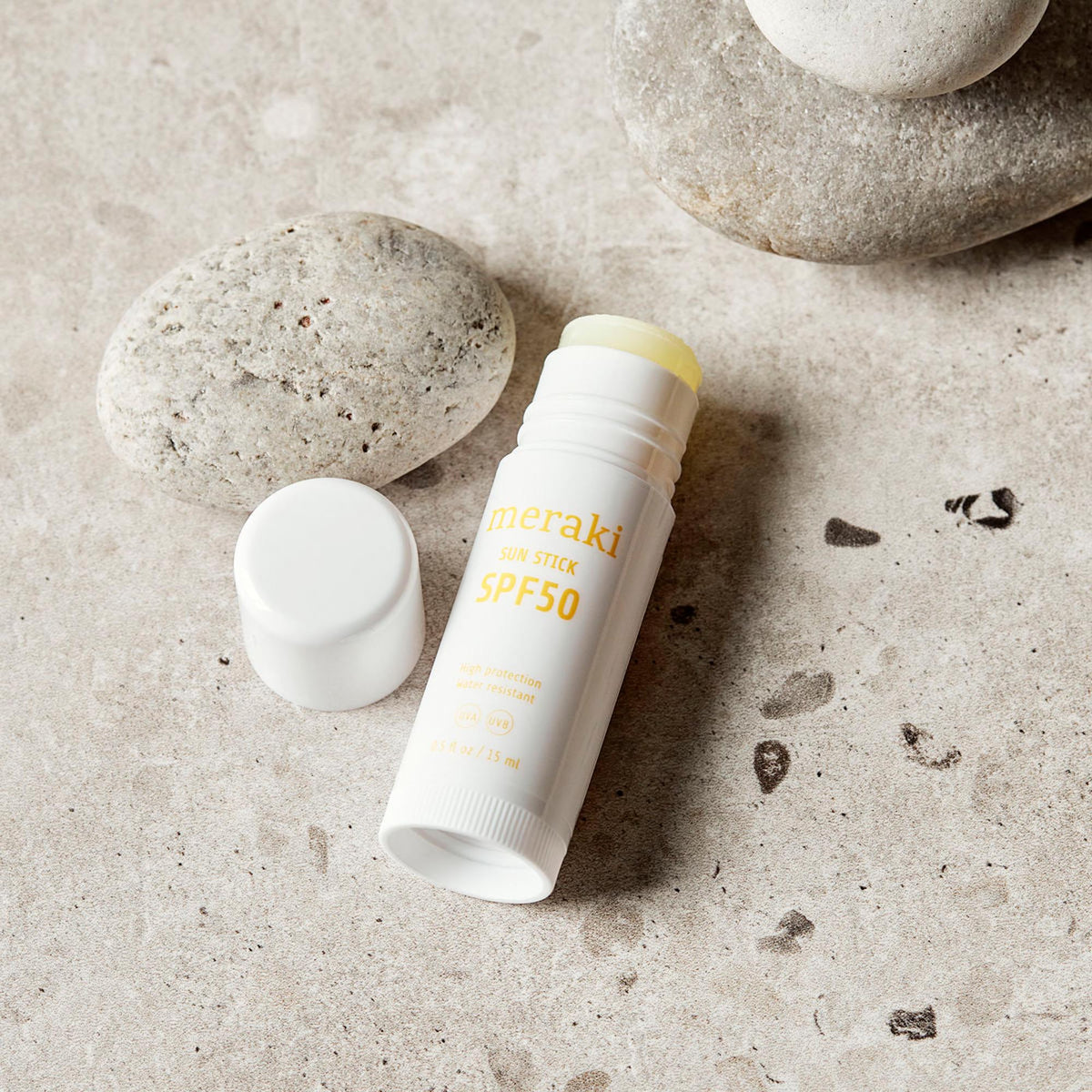 Sun stick, Pure in Weiß präsentiert im Onlineshop von KAQTU Design AG. Sonnenpflege ist von Meraki