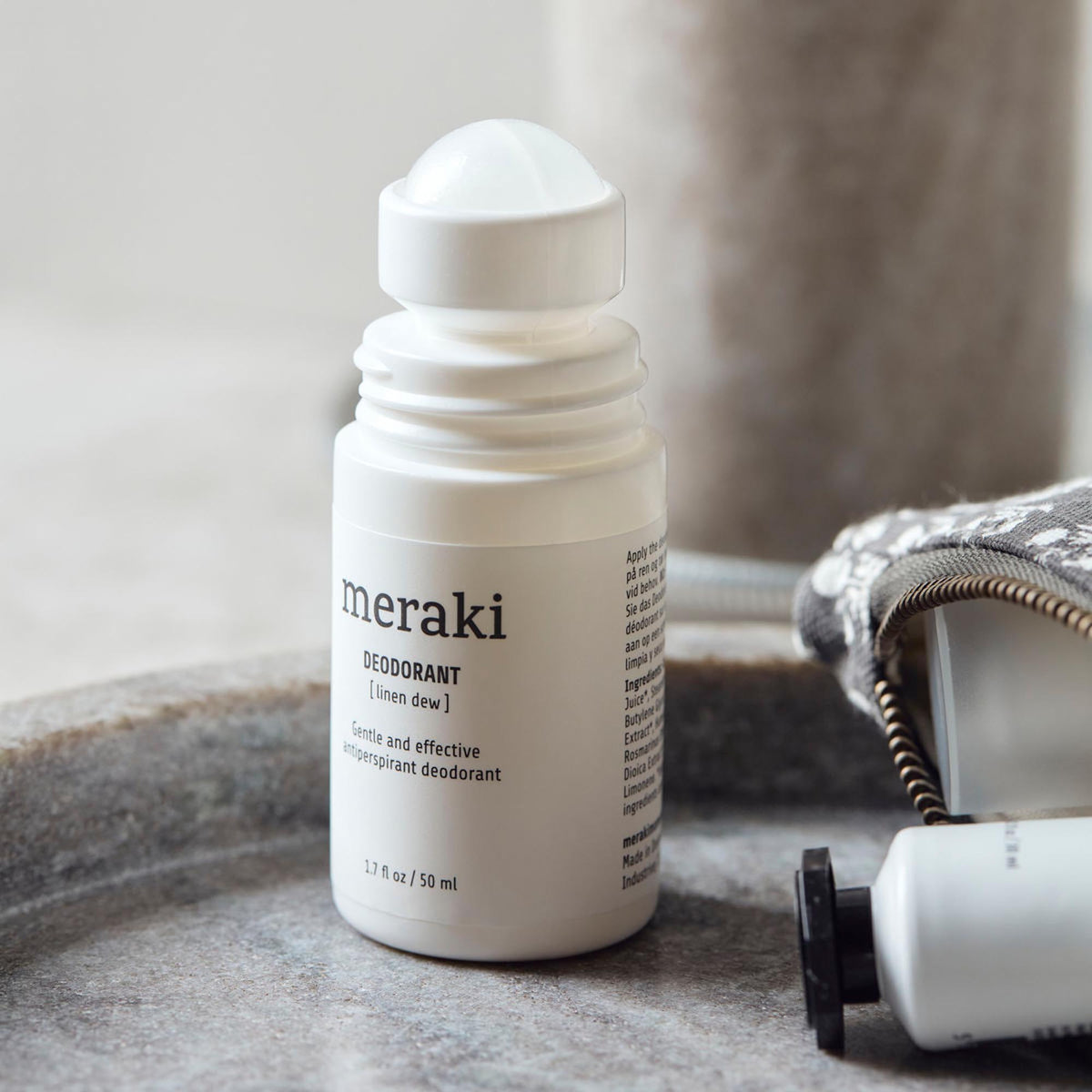 Deodorant, Linen dew in Weiß präsentiert im Onlineshop von KAQTU Design AG. Körperpflege ist von Meraki