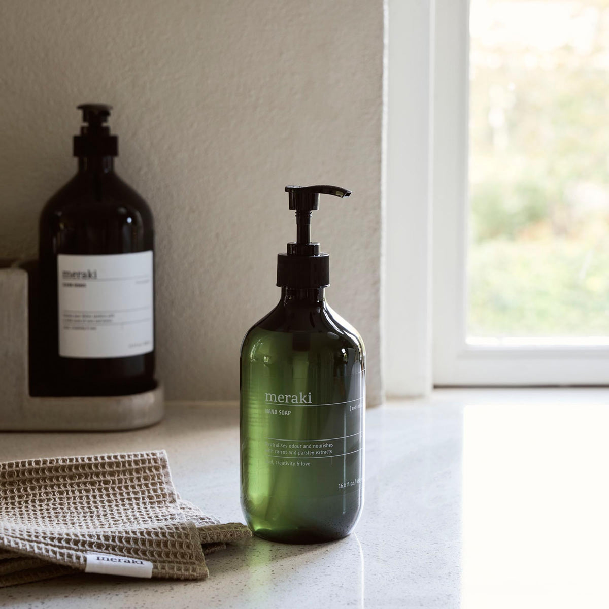 Hand soap, Anti-odour in Grün präsentiert im Onlineshop von KAQTU Design AG. Körperpflege ist von Meraki
