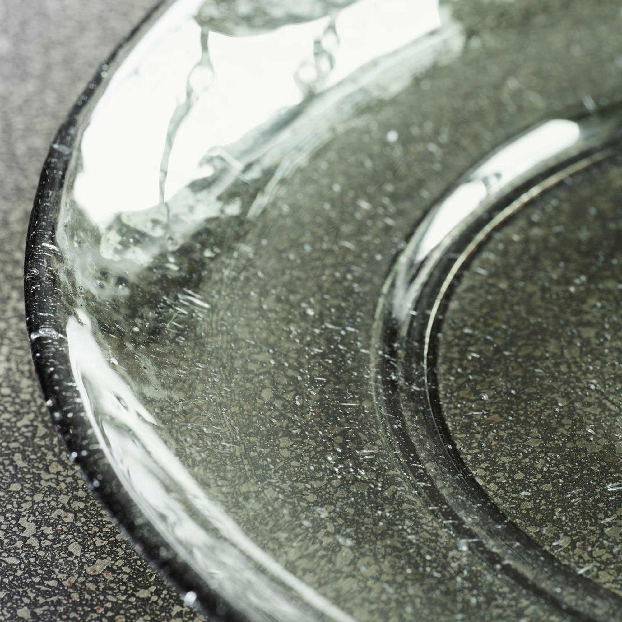 Eleganter HDRain Teller in Grün von House Doctor für stilvolle Tafeln.