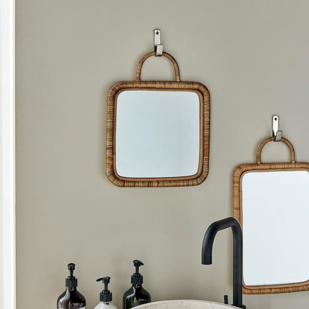 Spiegel mit Rahmen, MKBaki, Natur in Natur präsentiert im Onlineshop von KAQTU Design AG. Wandspiegel ist von Meraki