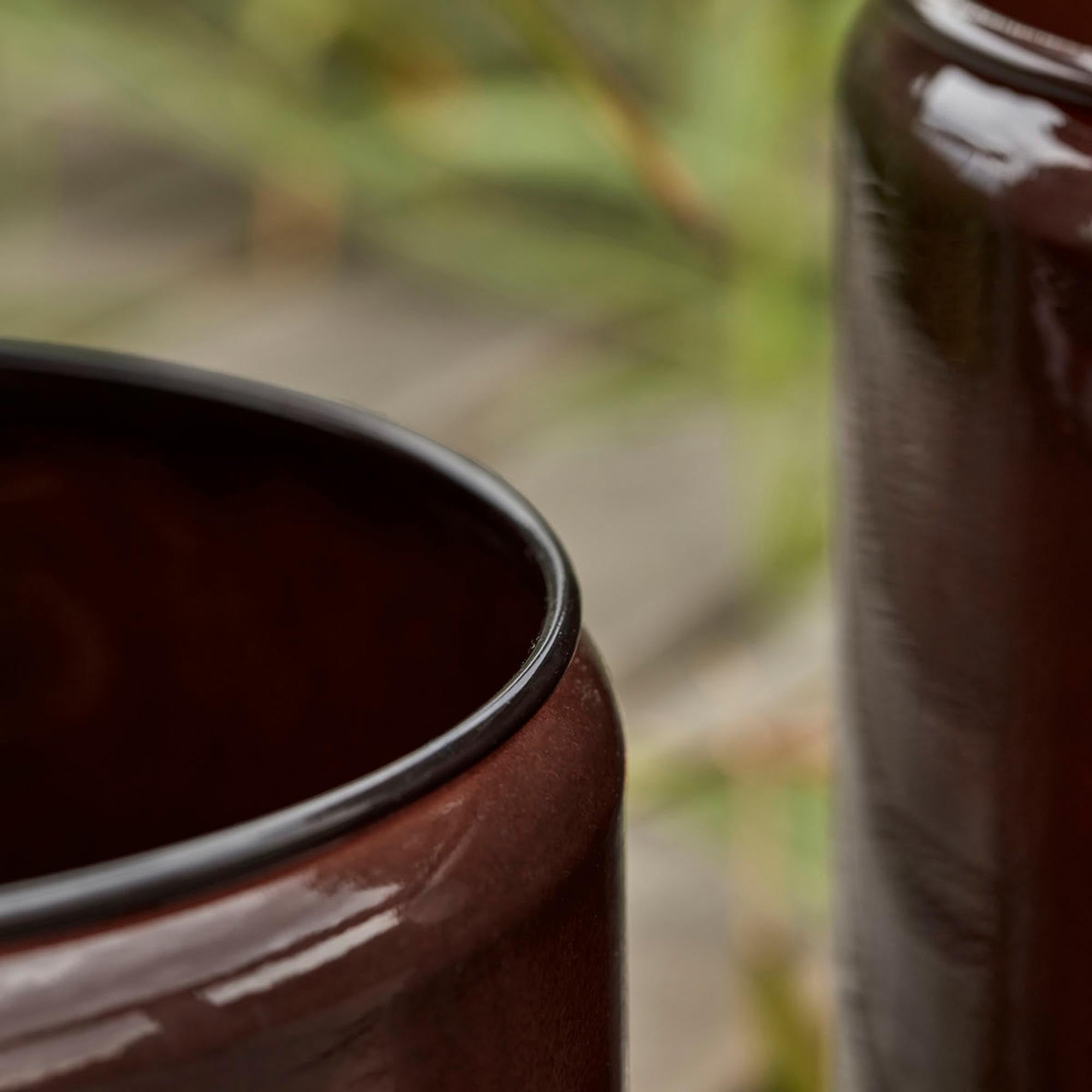 Moderner Blumentopf HDPile in Braun von House Doctor, stilvoll.