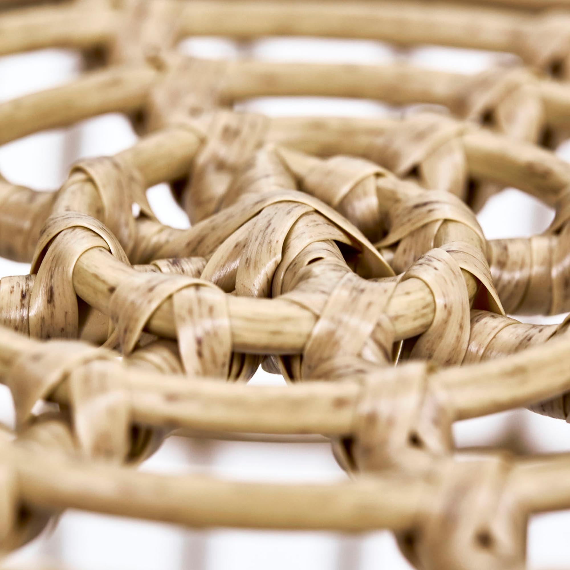 Stilvoller Beistelltisch HDLoka von House Doctor in Naturholzoptik.