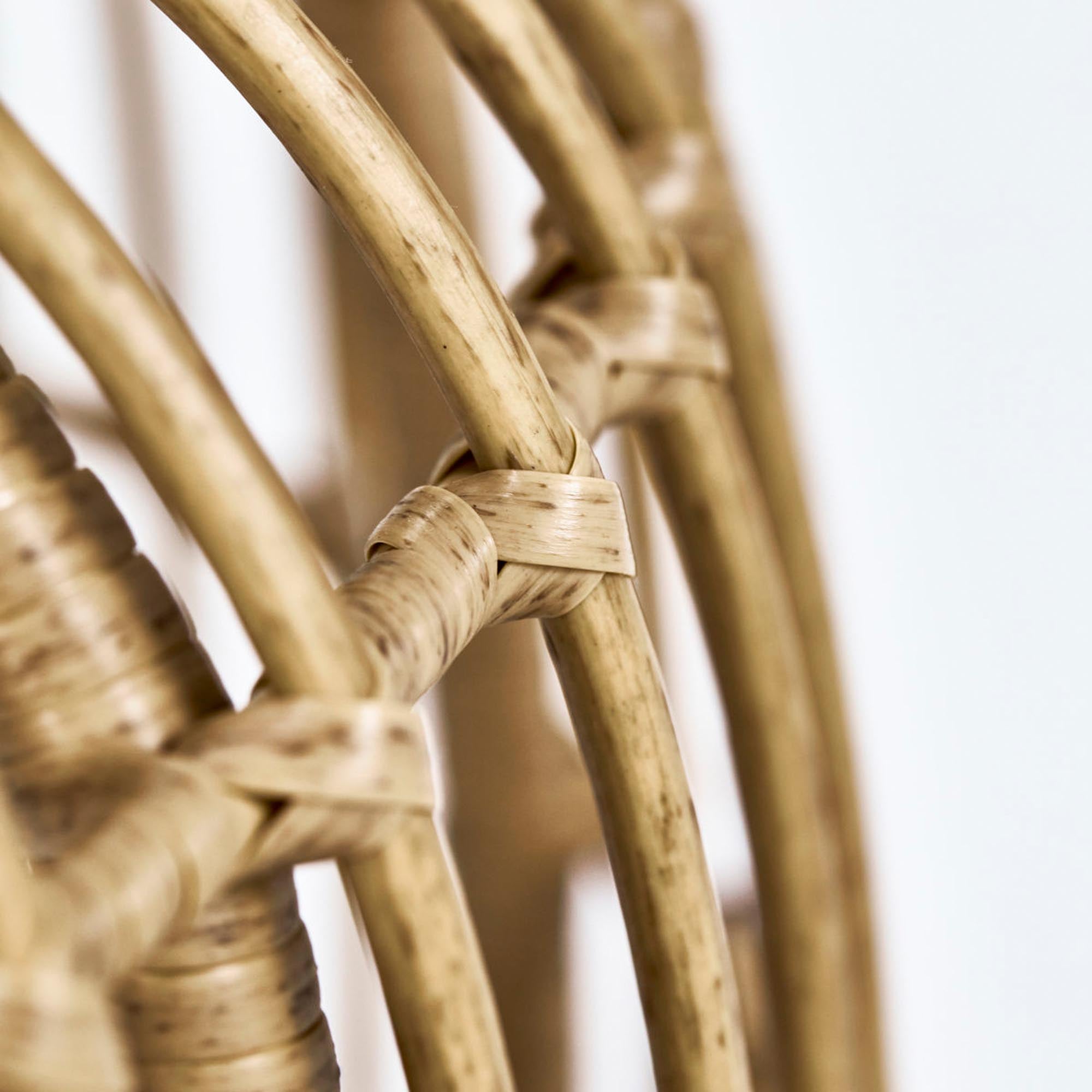 Eleganter Beistelltisch HDLoka von House Doctor in natürlichem Look.