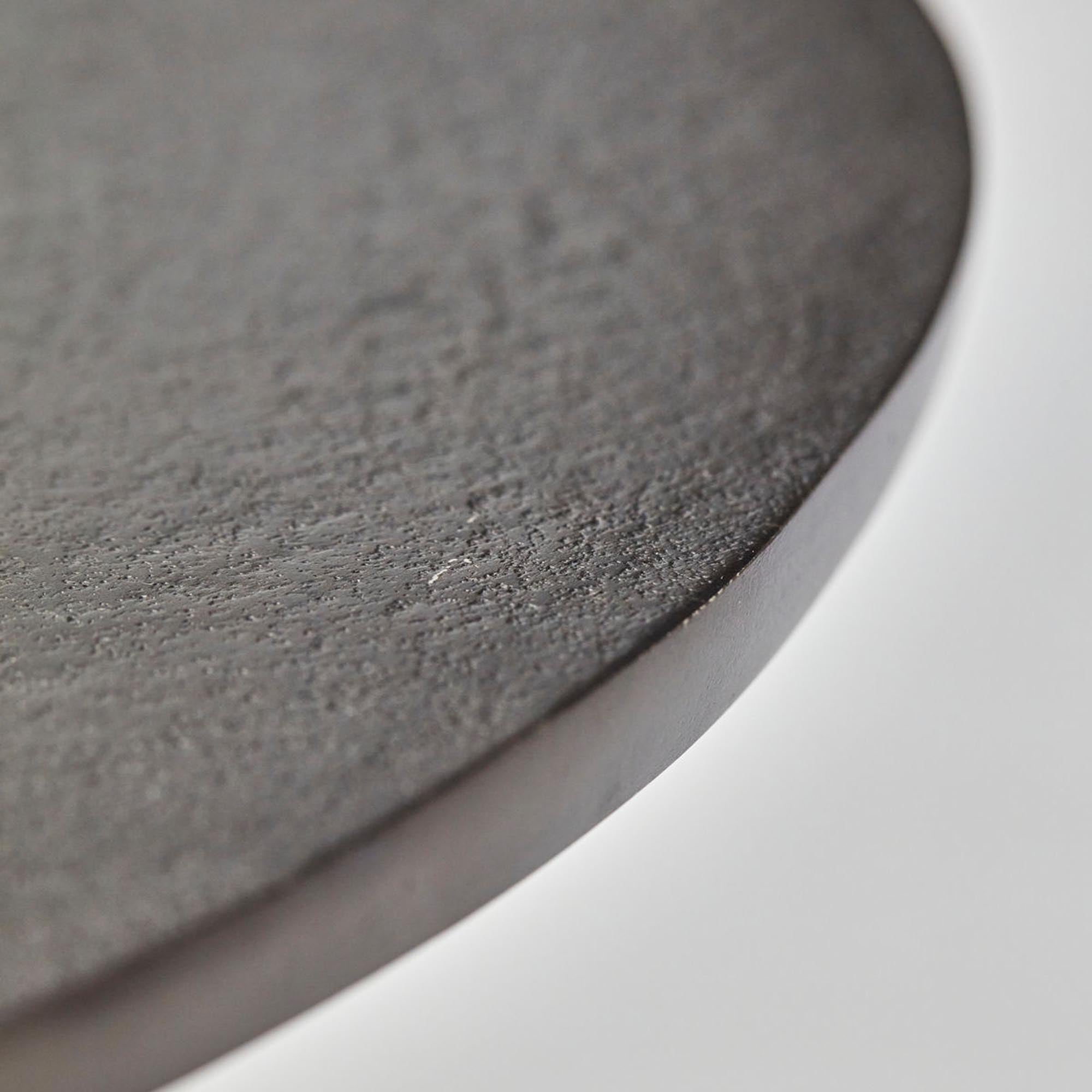 Stilvoller HDPan Couchtisch von House Doctor in tiefem Schwarz.