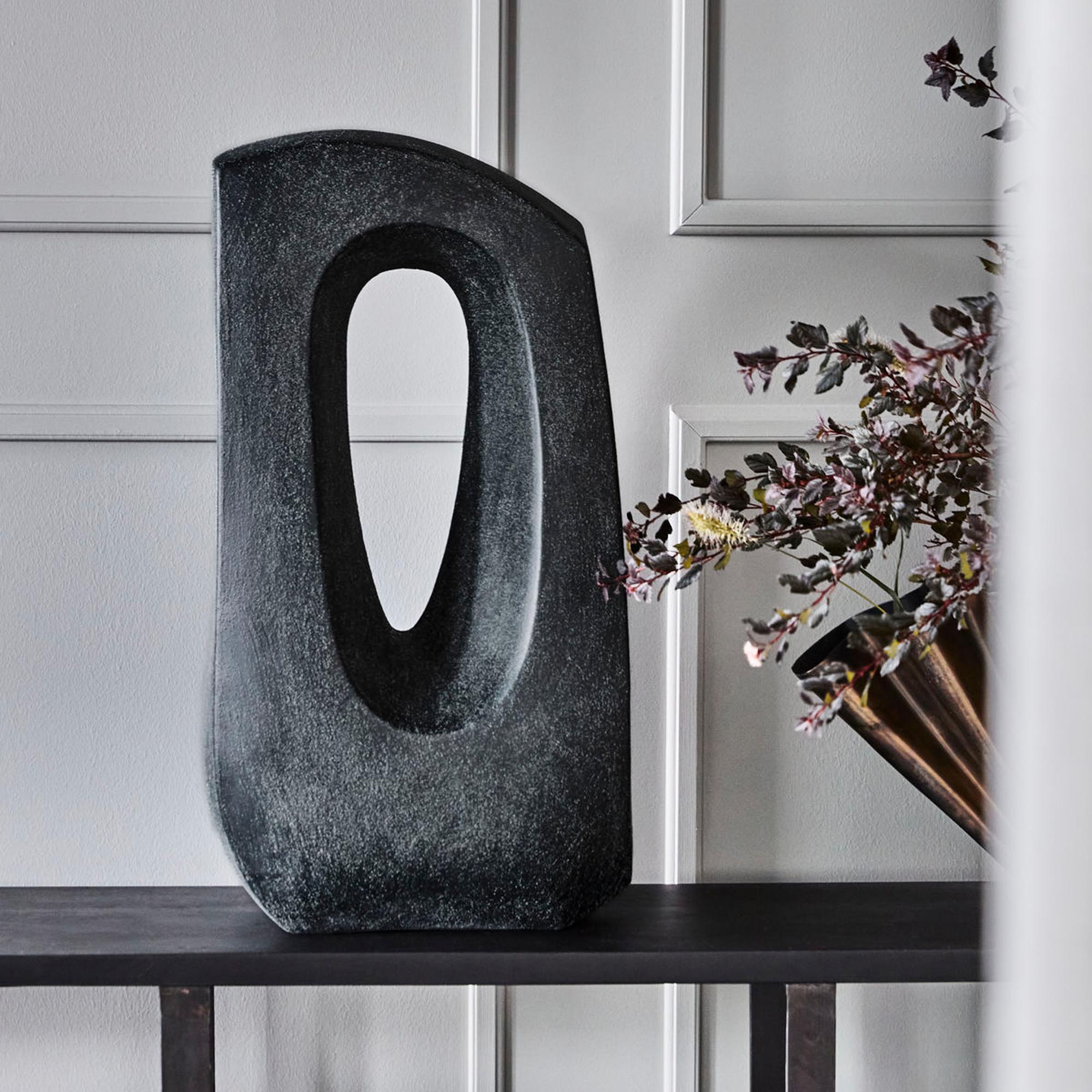 Stilvolles, schwarzes Deko-Objekt von House Doctor für modernes Ambiente.