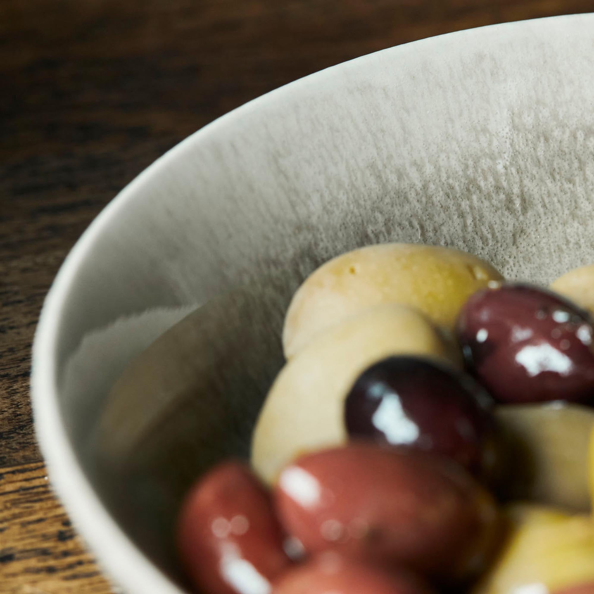 Elegante HDPleat Schüssel von House Doctor in modernem Graubraun.