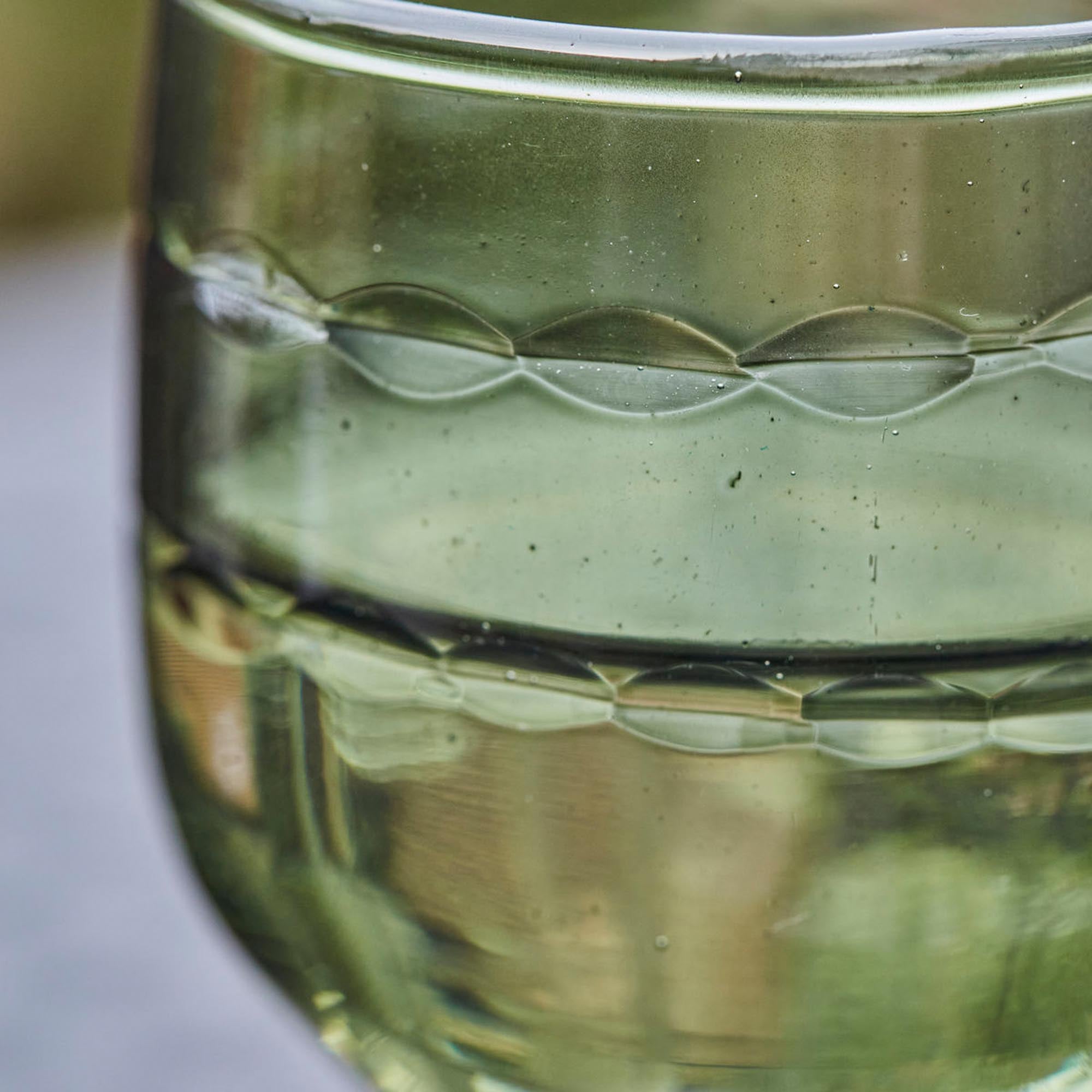 Exquisites grünes Likörglas HDVintage von House Doctor entdecken.