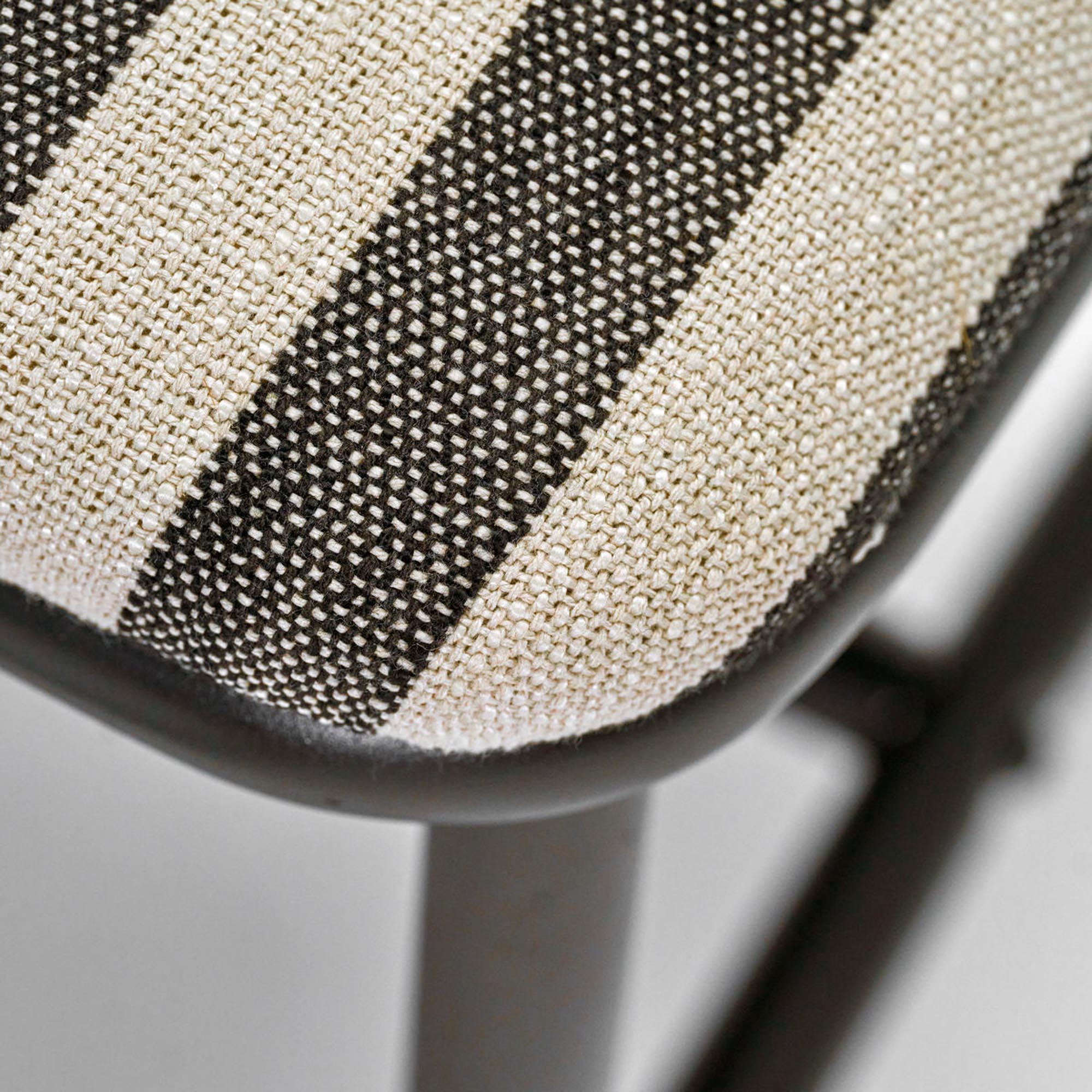 Stilvolle Bank HDToda von House Doctor in Schwarz/Off-Weiss.