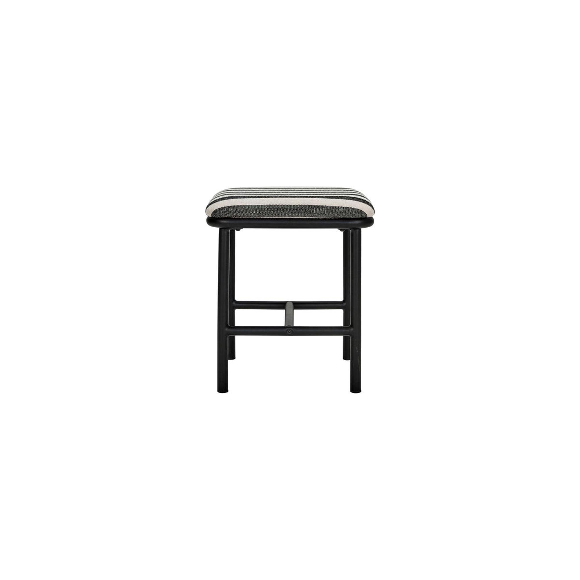 Stilvoller Hocker HDToda von House Doctor in Schwarz/Off-Weiss.