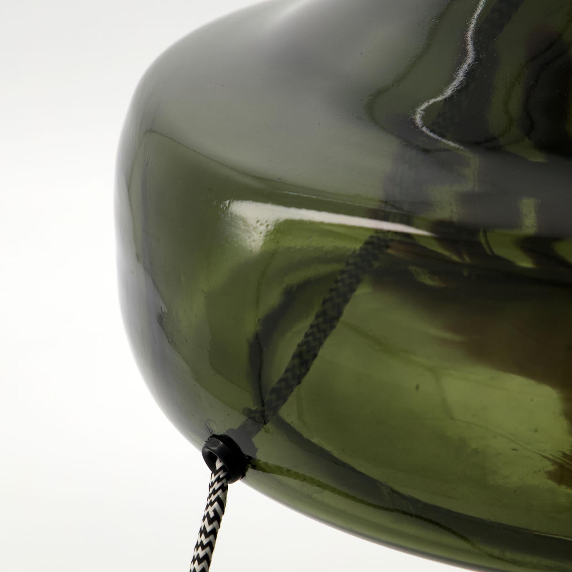 Moderne Tischleuchte HDMatte, grün/weiss, von House Doctor.