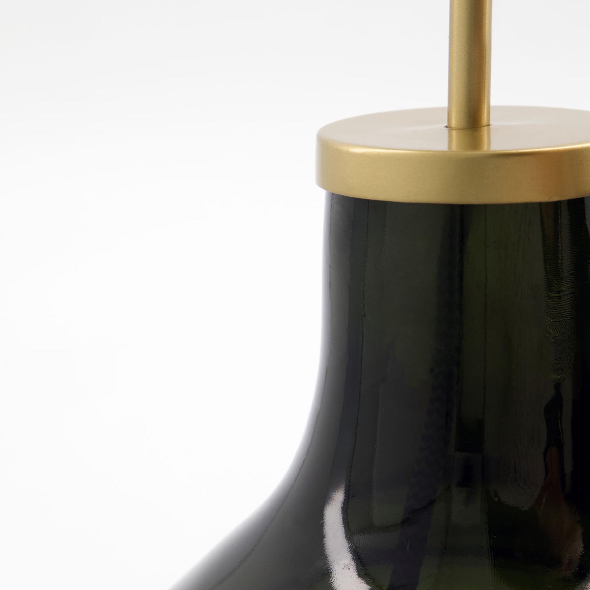 Elegante HDMatte Tischlampe in Grün/Weiss von House Doctor.