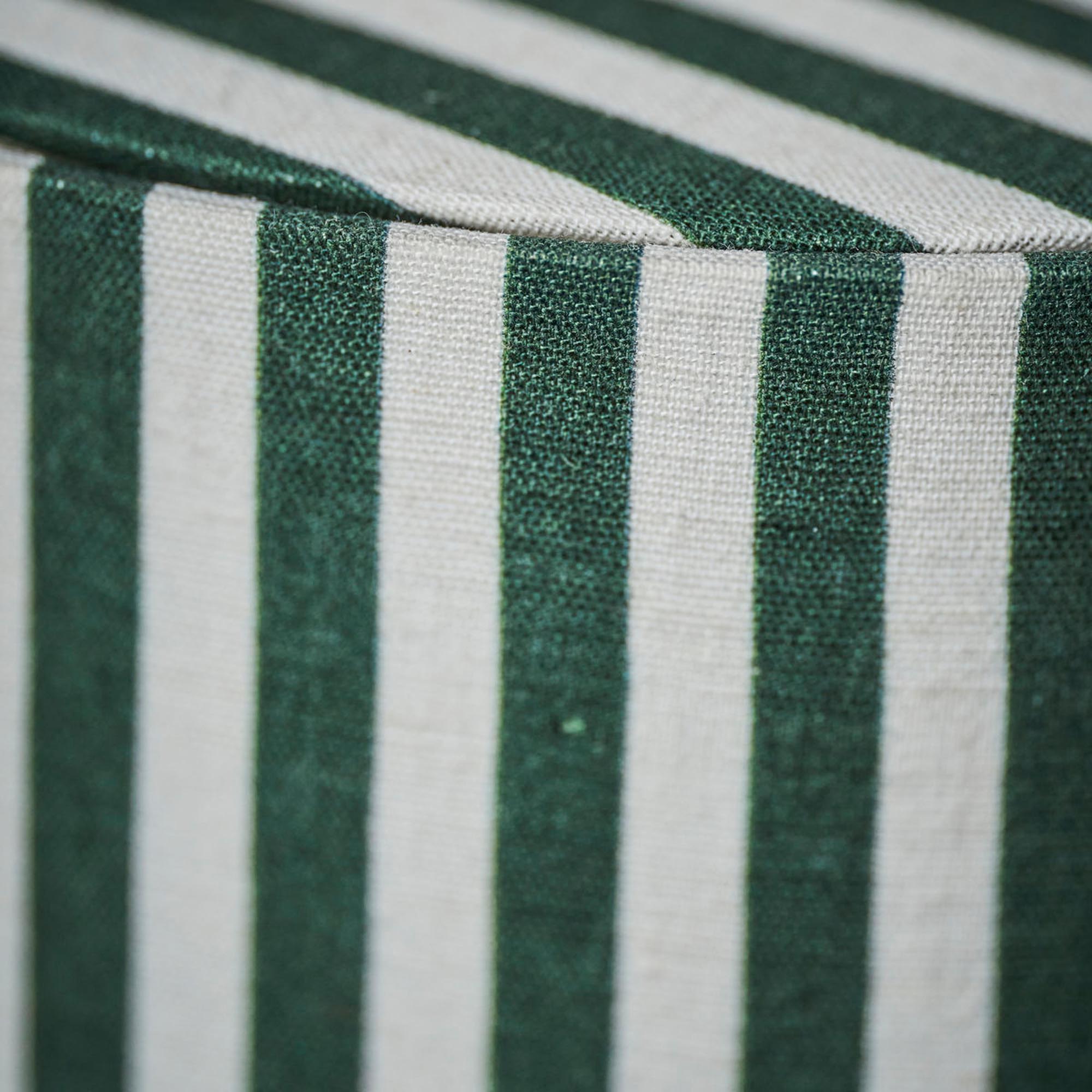 Stilvolle Tischleuchte HDTulip in Grün von House Doctor, tulpenartig.