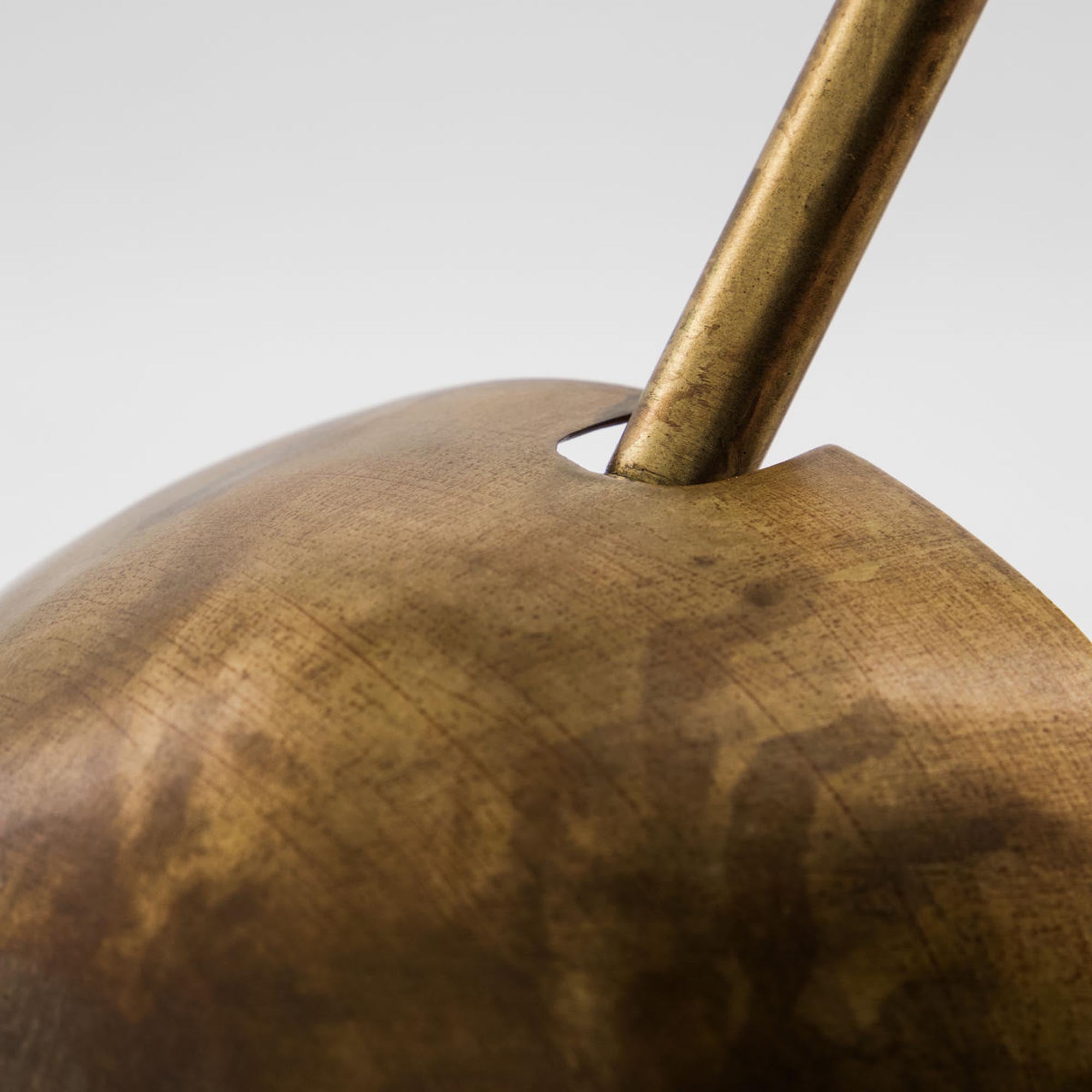 HDSwan Wandleuchte: Antikes Messing-Design von House Doctor.