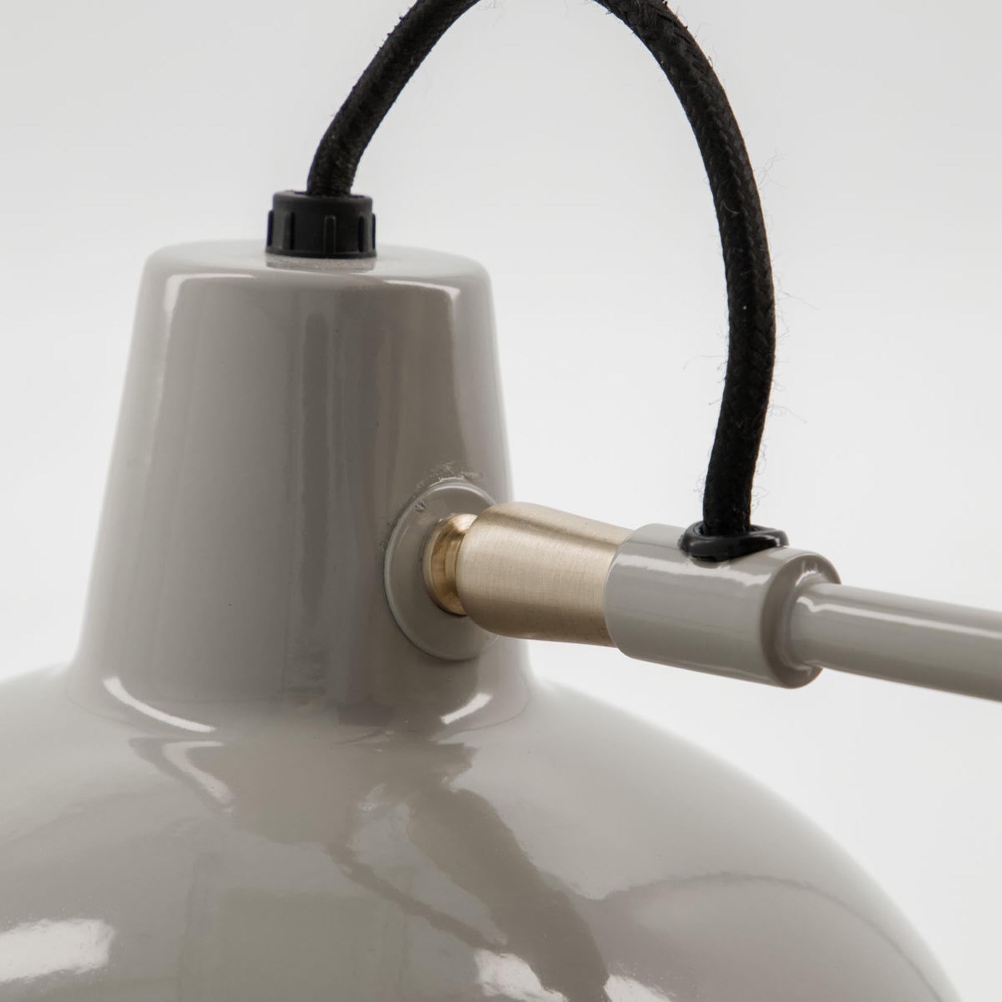 Moderne Tischleuchte HDDesk in Grau von House Doctor für Ihr Büro.