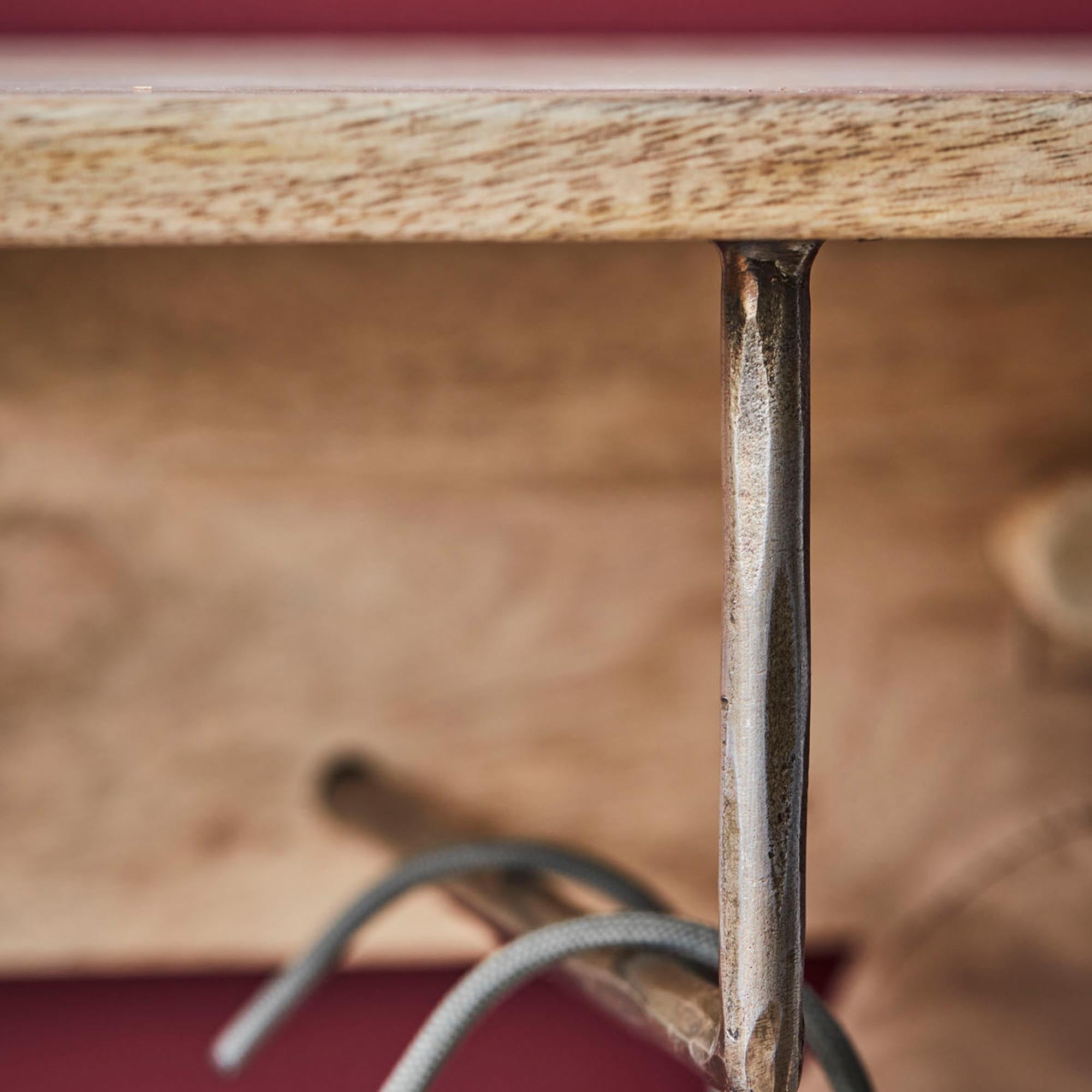Stilvolle Hakenleiste HDSate von House Doctor, gefertigt aus natürlichen Materialien, perfekt für eine moderne und funktionale Wandgestaltung.