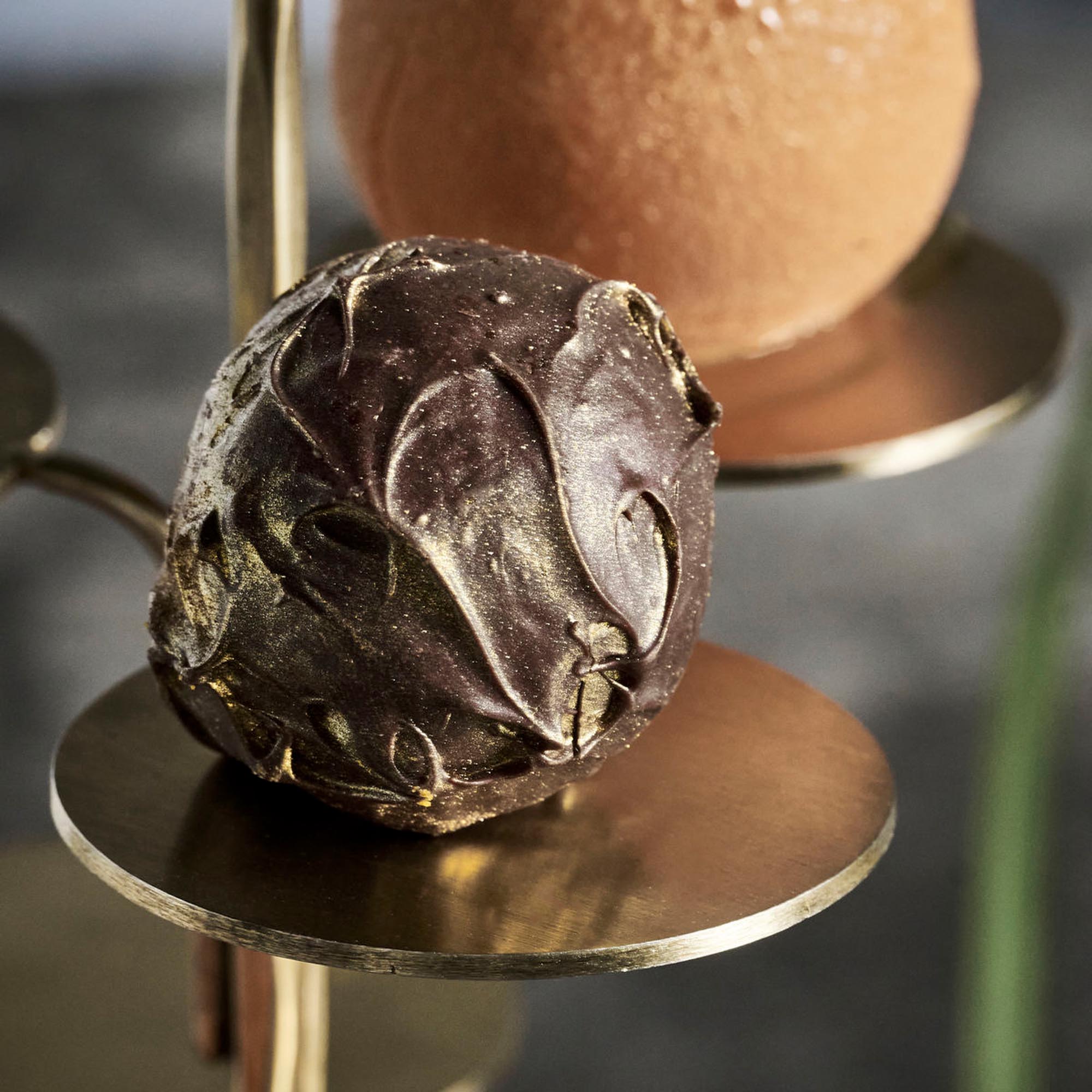 HDSeny Servierschale: Vintage-Messing-Look von House Doctor.