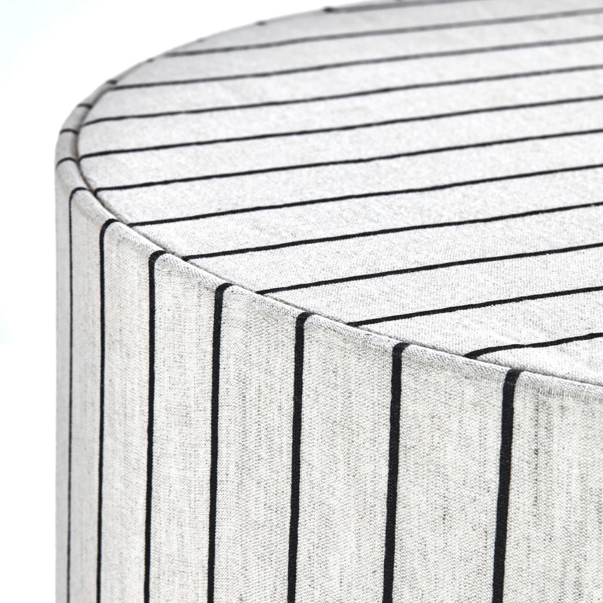 Elegante Stehlampe HDRafi von House Doctor für zeitlose Wohnräume.